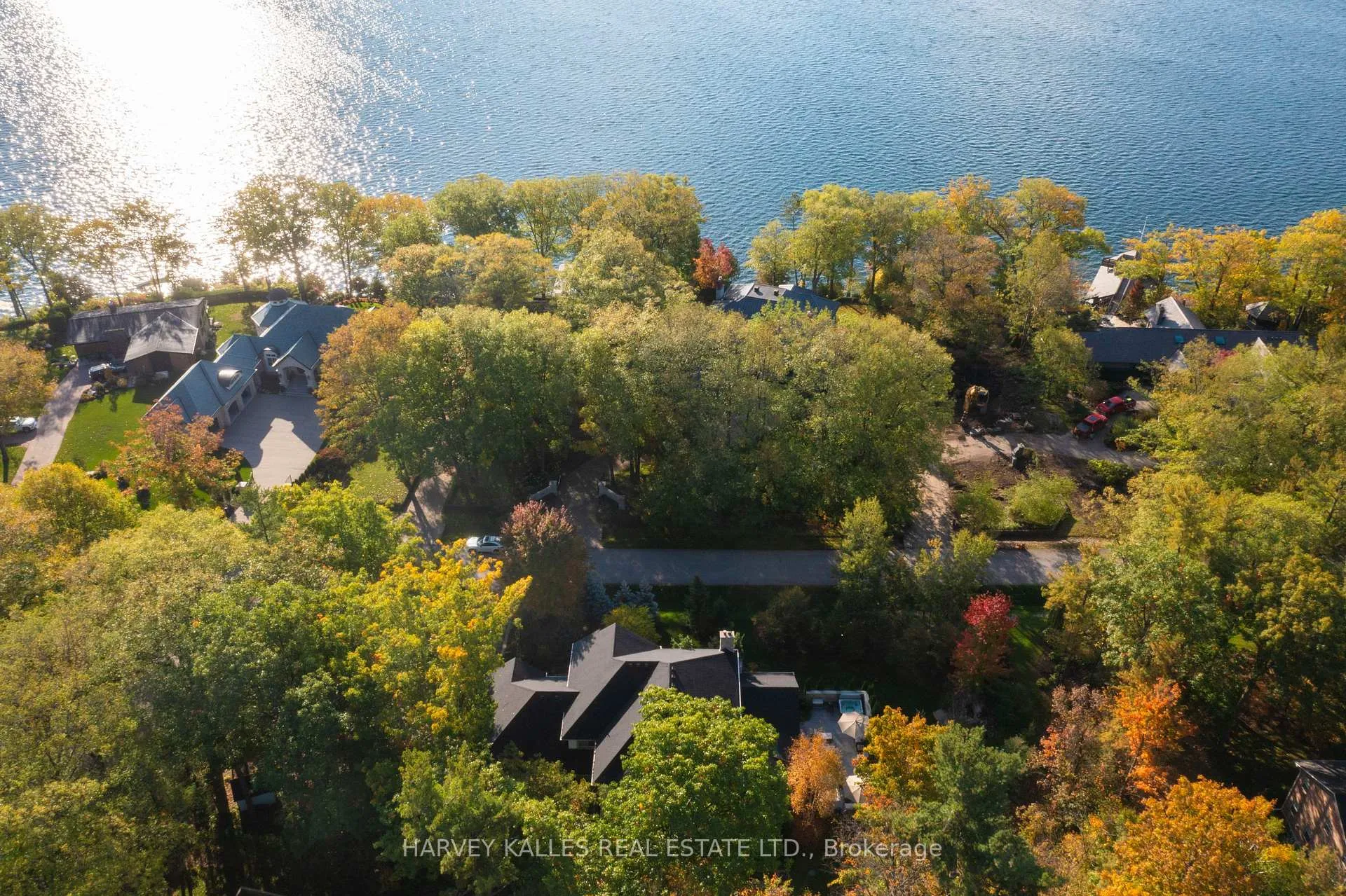 Photo 2 of 6 Georgina Drive, Barrie, North Shore — HOMEH