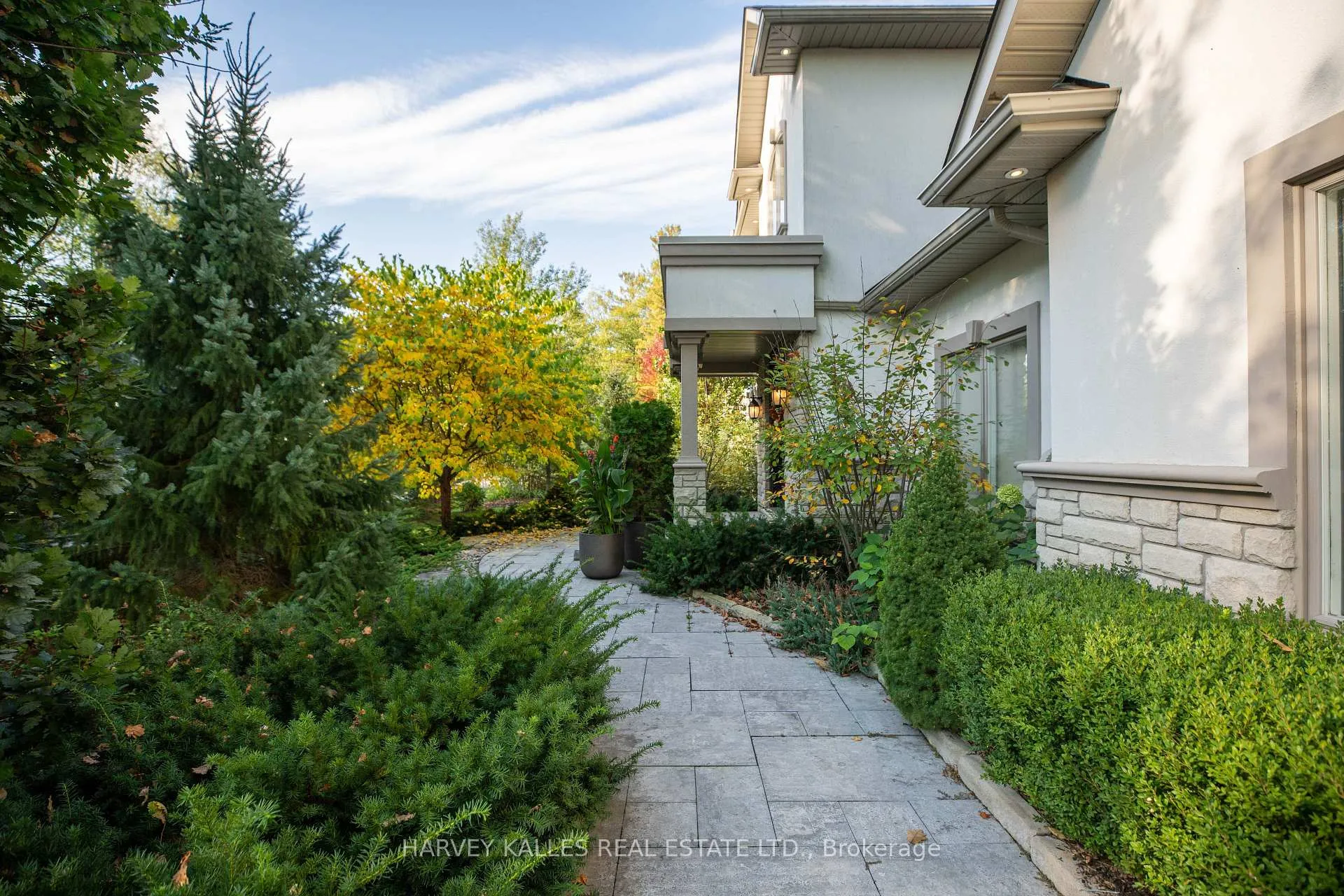 Photo 5 of 6 Georgina Drive, Barrie, North Shore — HOMEH