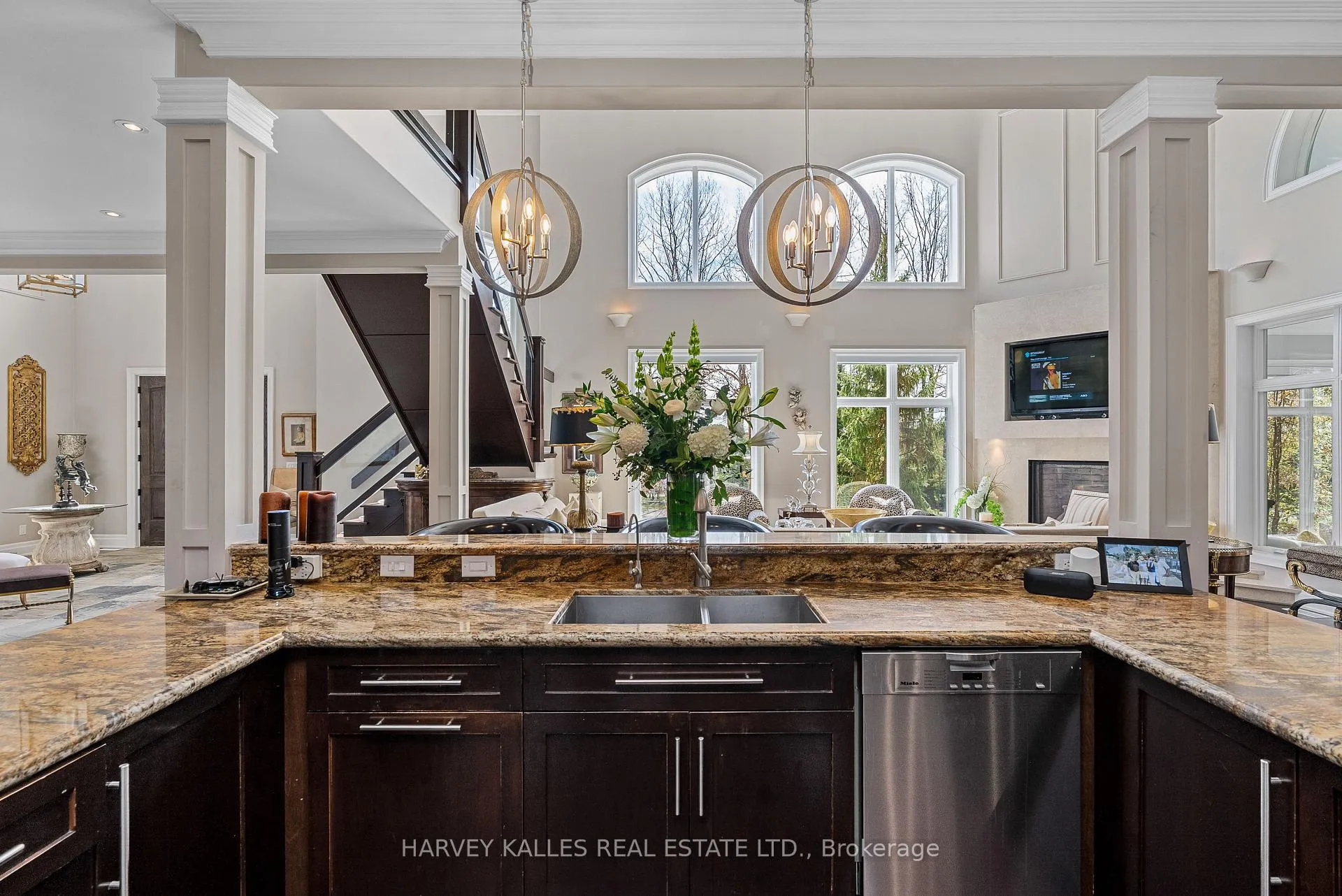 Photo 14 of 6 Georgina Drive, Barrie, North Shore — HOMEH