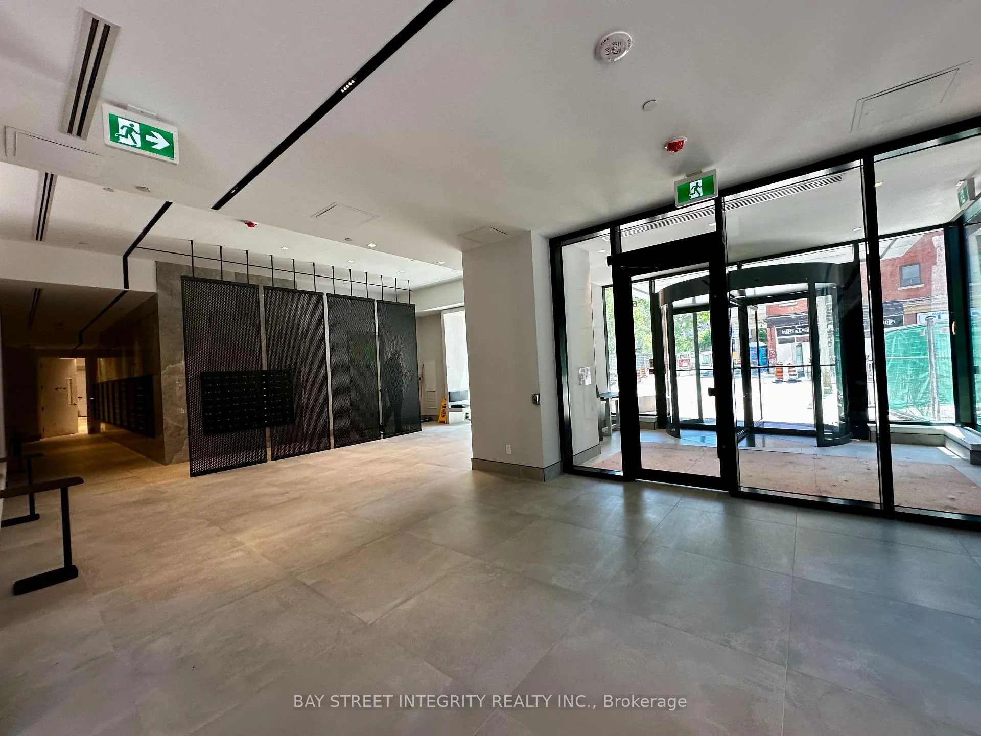 Photo 3 of Unit 802, 609 Sherbourne Street, Toronto, North St. James Town — HOMEH