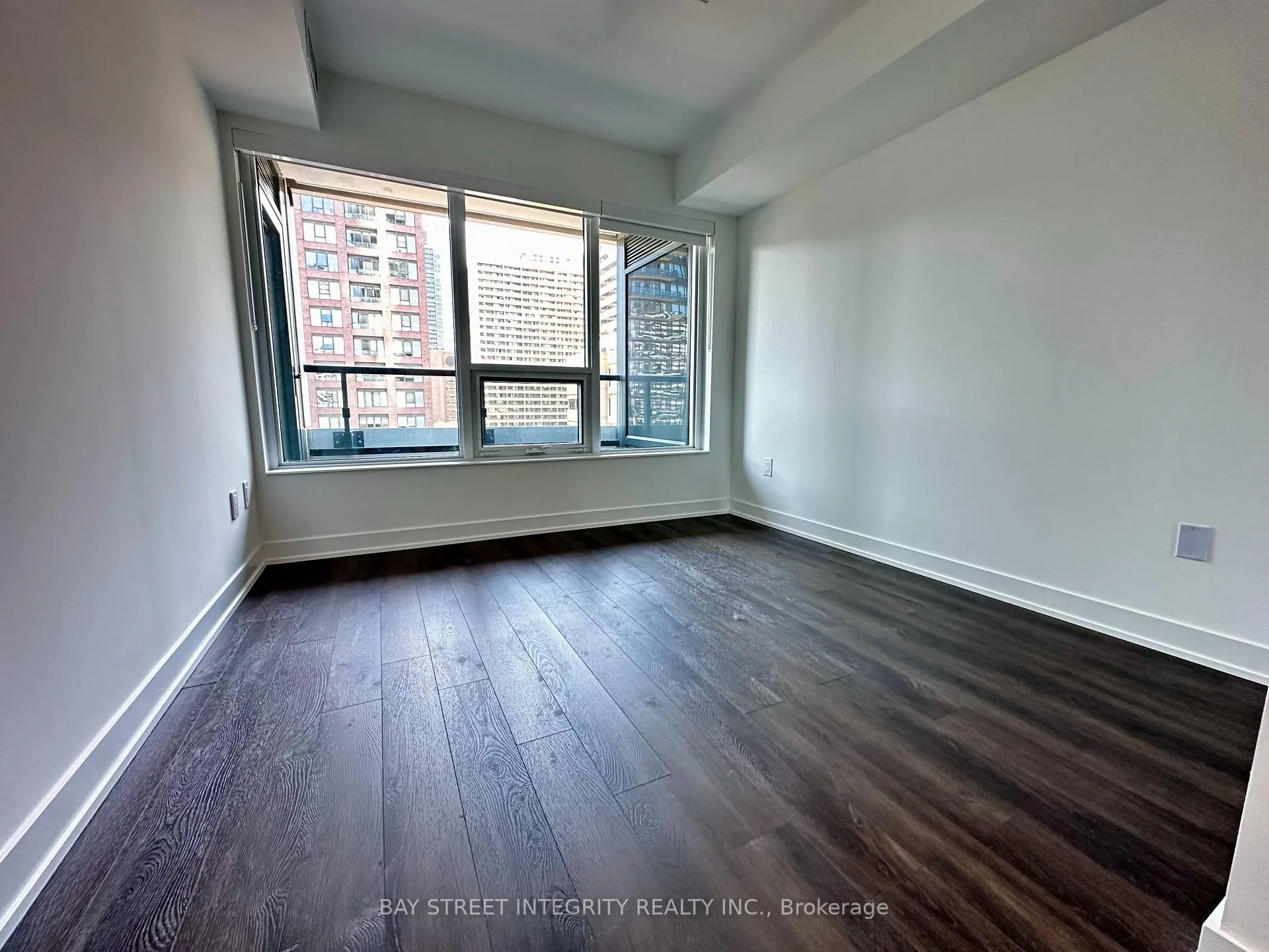 Photo 5 of Unit 802, 609 Sherbourne Street, Toronto, North St. James Town — HOMEH