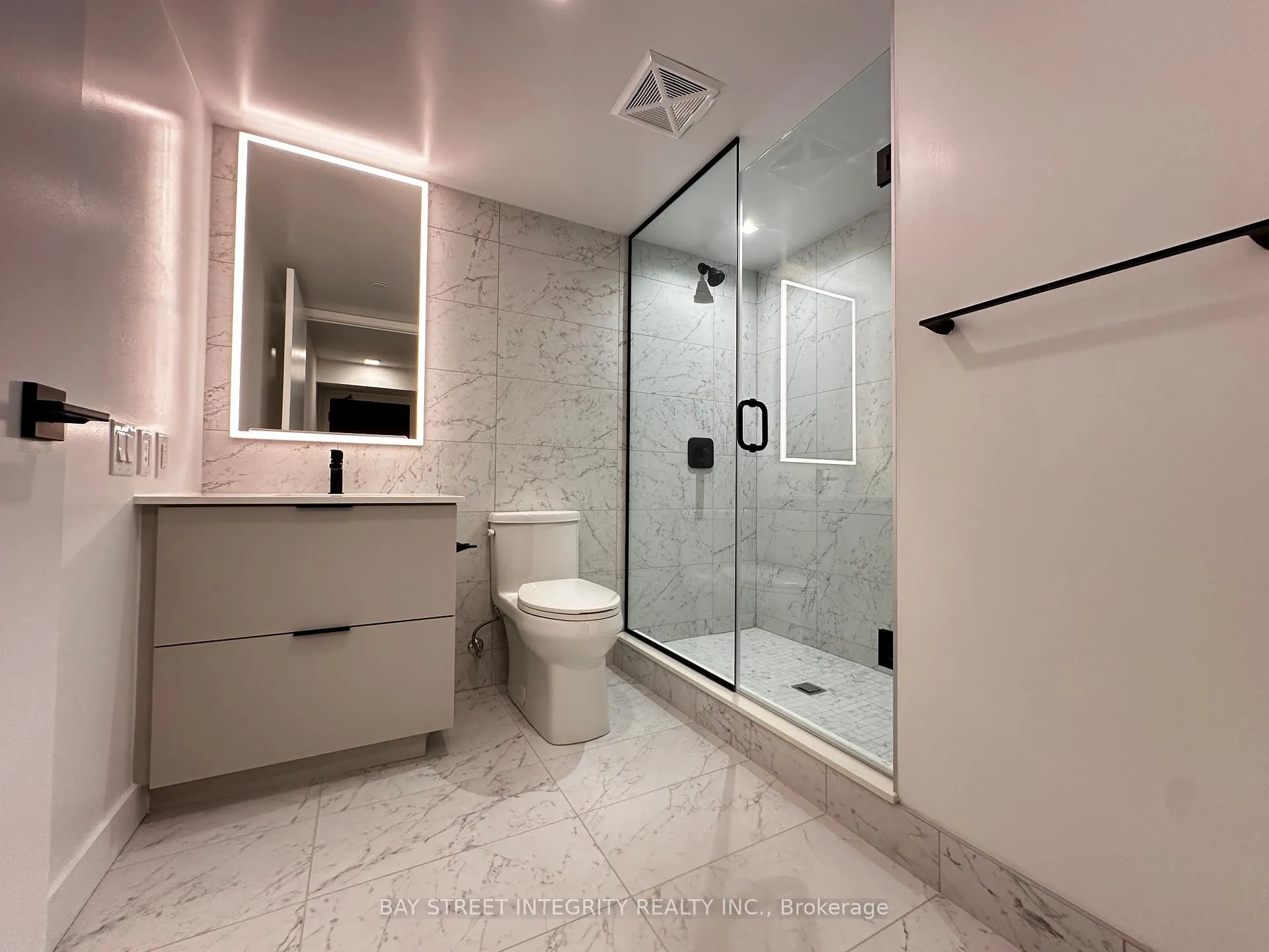 Photo 7 of Unit 802, 609 Sherbourne Street, Toronto, North St. James Town — HOMEH
