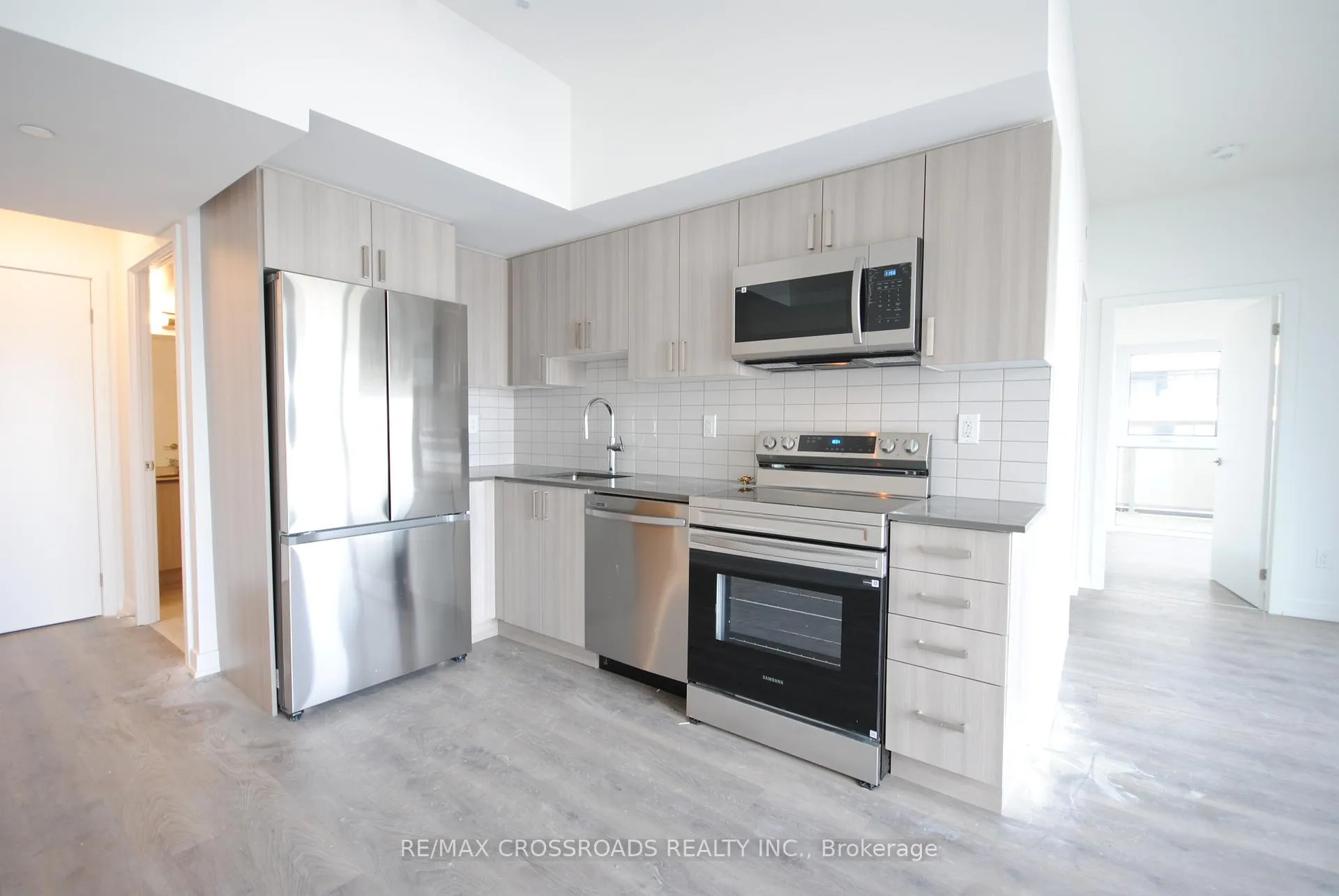 Photo 3 of Unit 417, 1010 Sandy Beach Road, Pickering, Bay Ridges — HOMEH