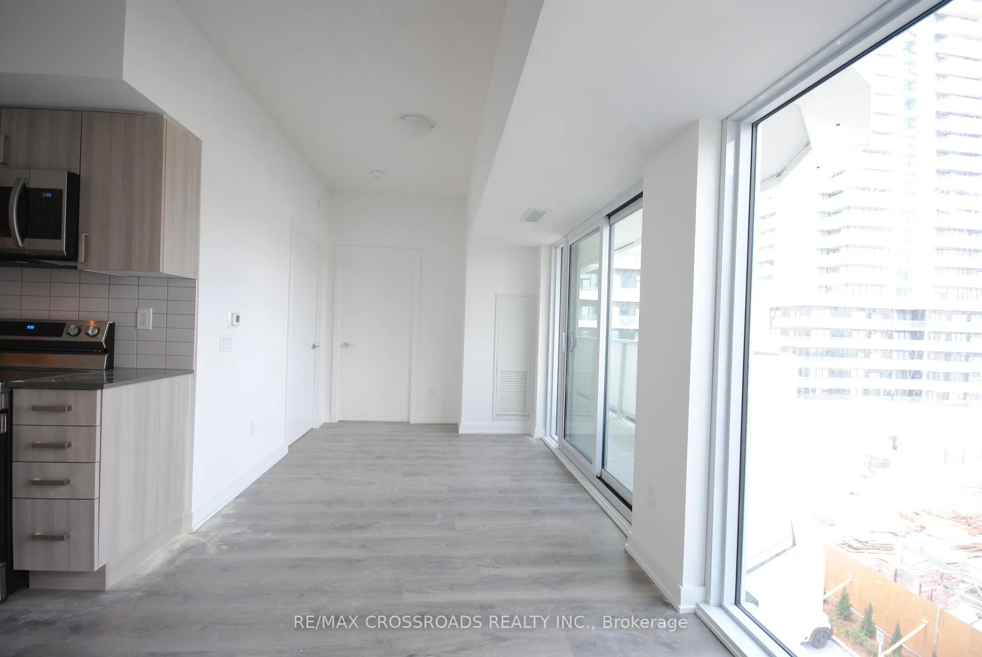 Photo 6 of Unit 417, 1010 Sandy Beach Road, Pickering, Bay Ridges — HOMEH