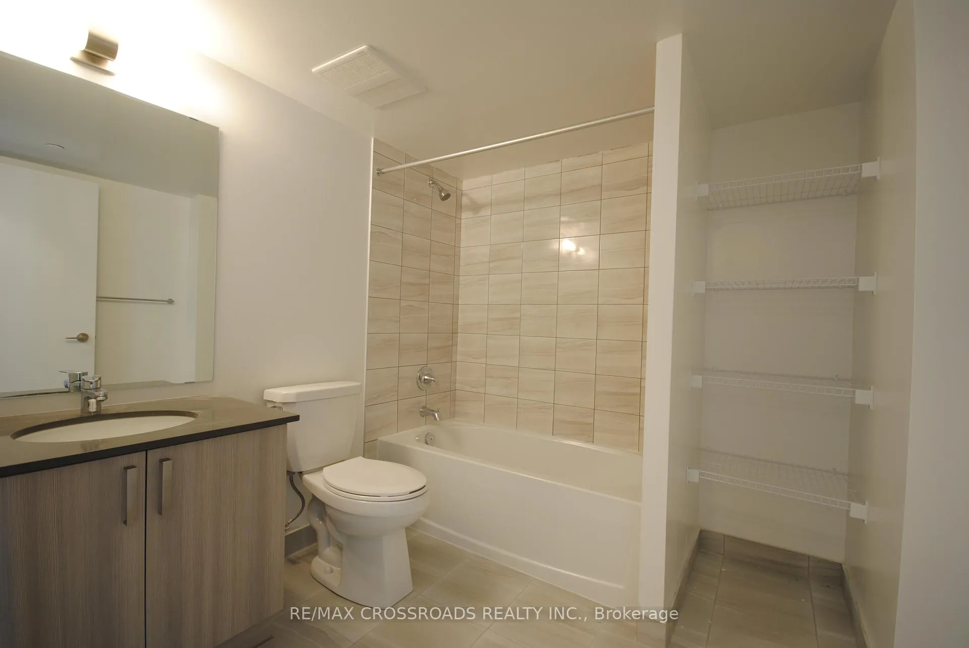 Photo 8 of Unit 417, 1010 Sandy Beach Road, Pickering, Bay Ridges — HOMEH