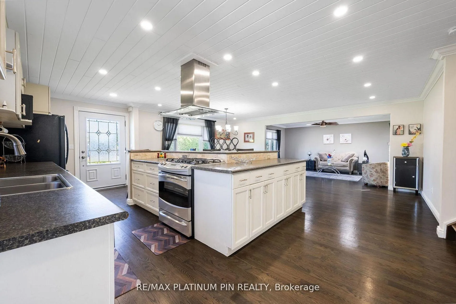 Photo 3 of 21 Longfield Drive, Kawartha Lakes, Manvers — HOMEH