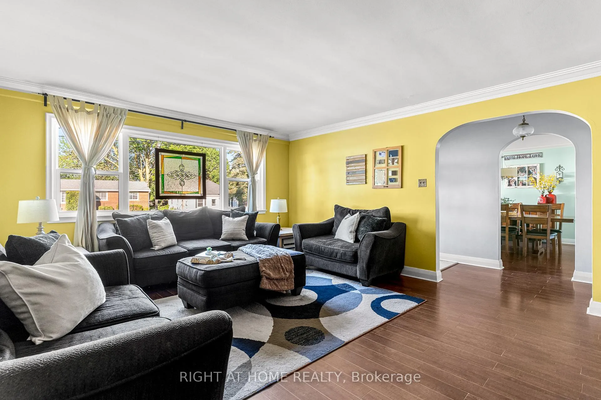 Photo 8 of 102 Paris Street, New Tecumseth, Alliston — HOMEH