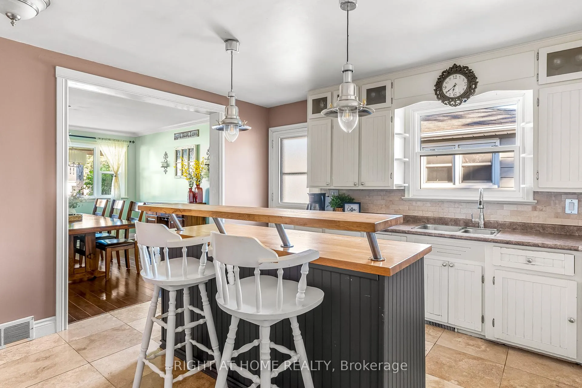 Photo 16 of 102 Paris Street, New Tecumseth, Alliston — HOMEH