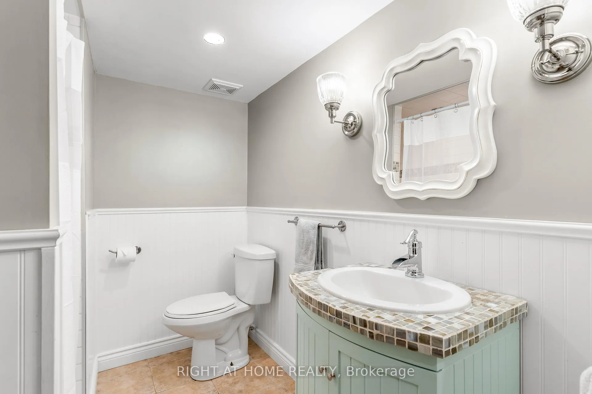 Photo 29 of 102 Paris Street, New Tecumseth, Alliston — HOMEH