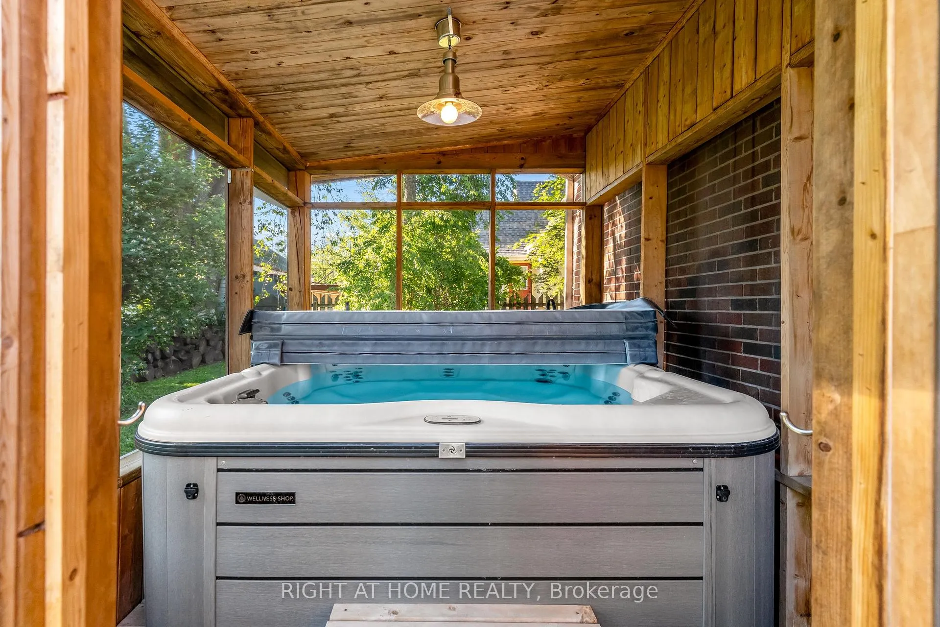 Photo 36 of 102 Paris Street, New Tecumseth, Alliston — HOMEH