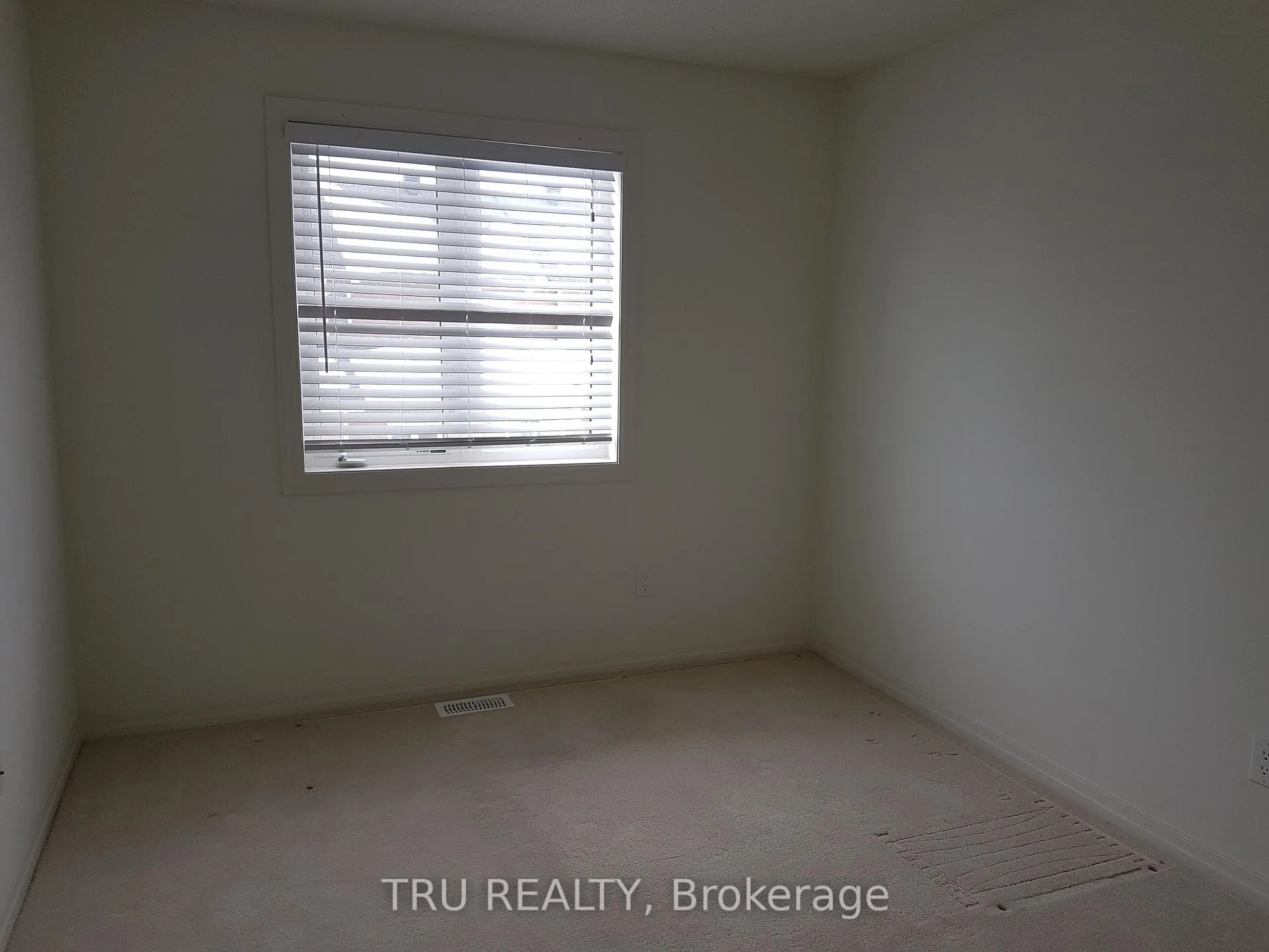 Photo 7 of 133 Overberg Way, Ottawa, Kanata - Emerald Meadows/Trailwest — HOMEH