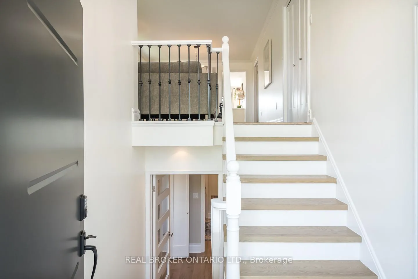 Photo 3 of 12 Kingsley Road, Halton Hills, Acton — HOMEH