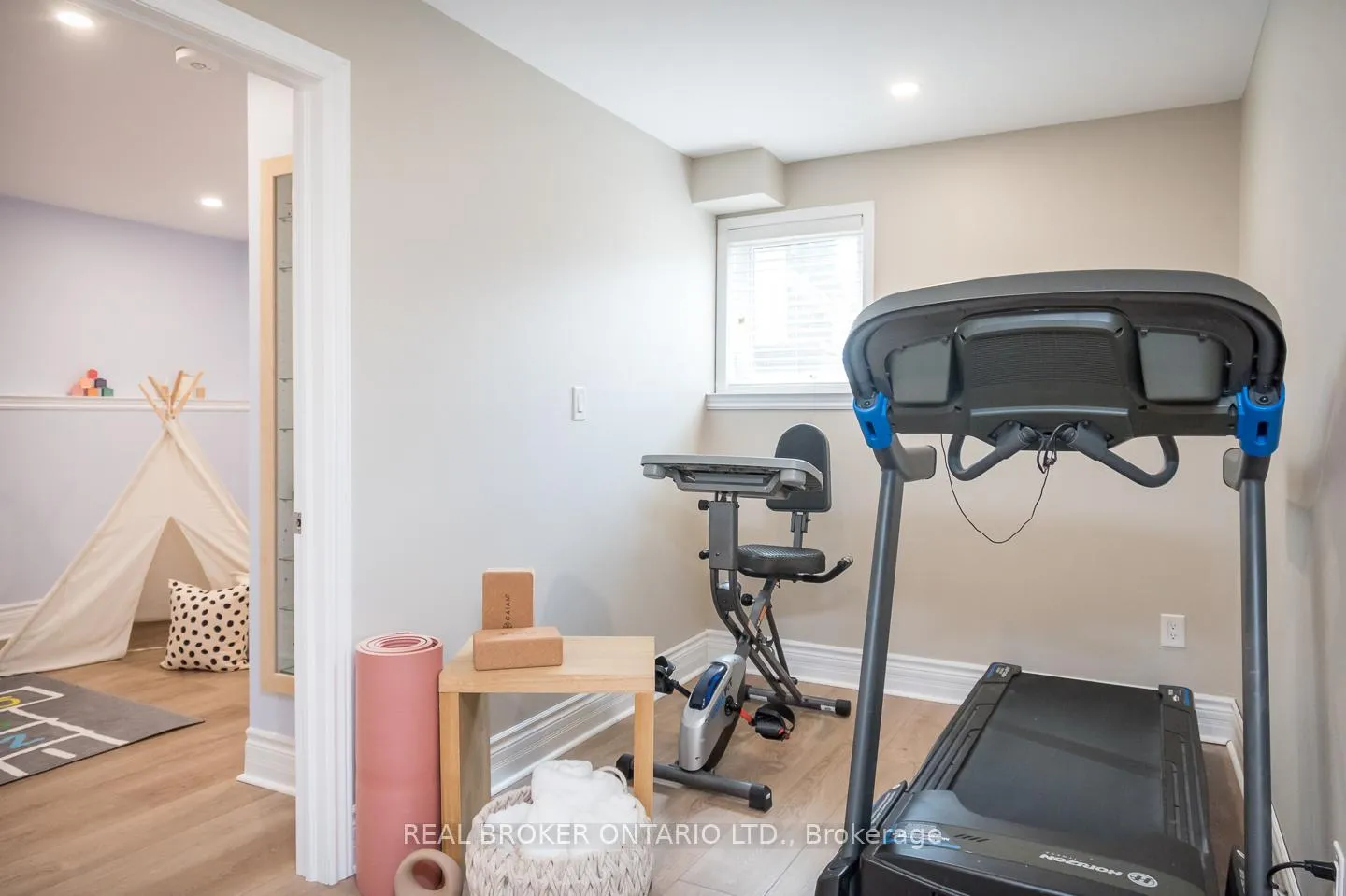 Photo 38 of 12 Kingsley Road, Halton Hills, Acton — HOMEH