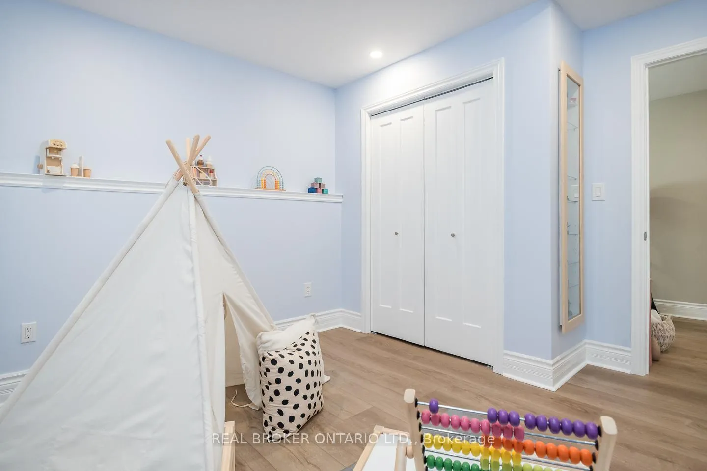 Photo 40 of 12 Kingsley Road, Halton Hills, Acton — HOMEH