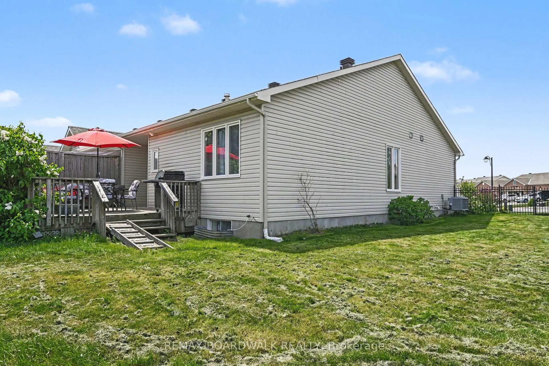Photo 25 of 24 Samara Place, Ottawa, Stittsville (North) — HOMEH
