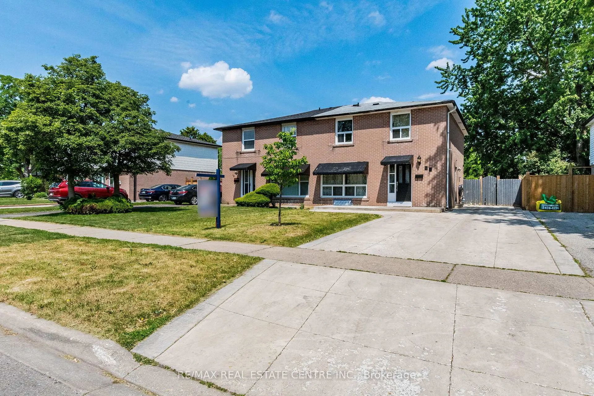 Photo 1 of 20 Earnscliffe Circle, Brampton, Southgate — HOMEH