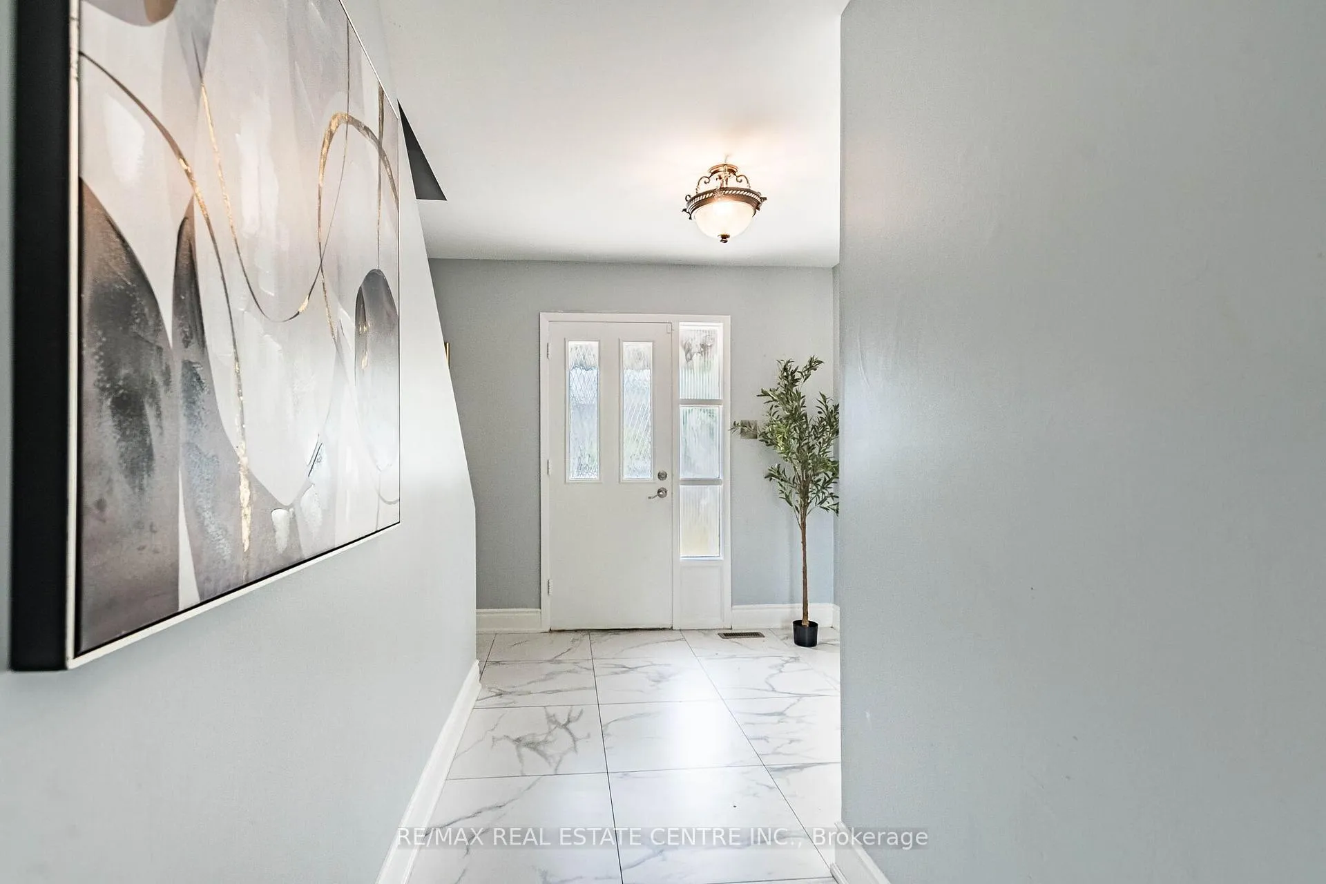 Photo 6 of 20 Earnscliffe Circle, Brampton, Southgate — HOMEH