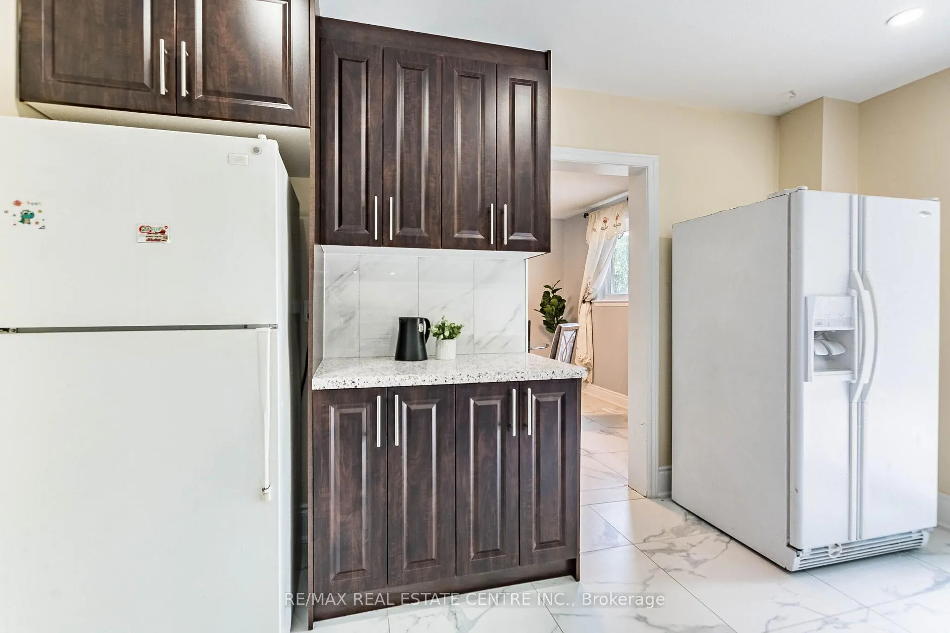 Photo 17 of 20 Earnscliffe Circle, Brampton, Southgate — HOMEH