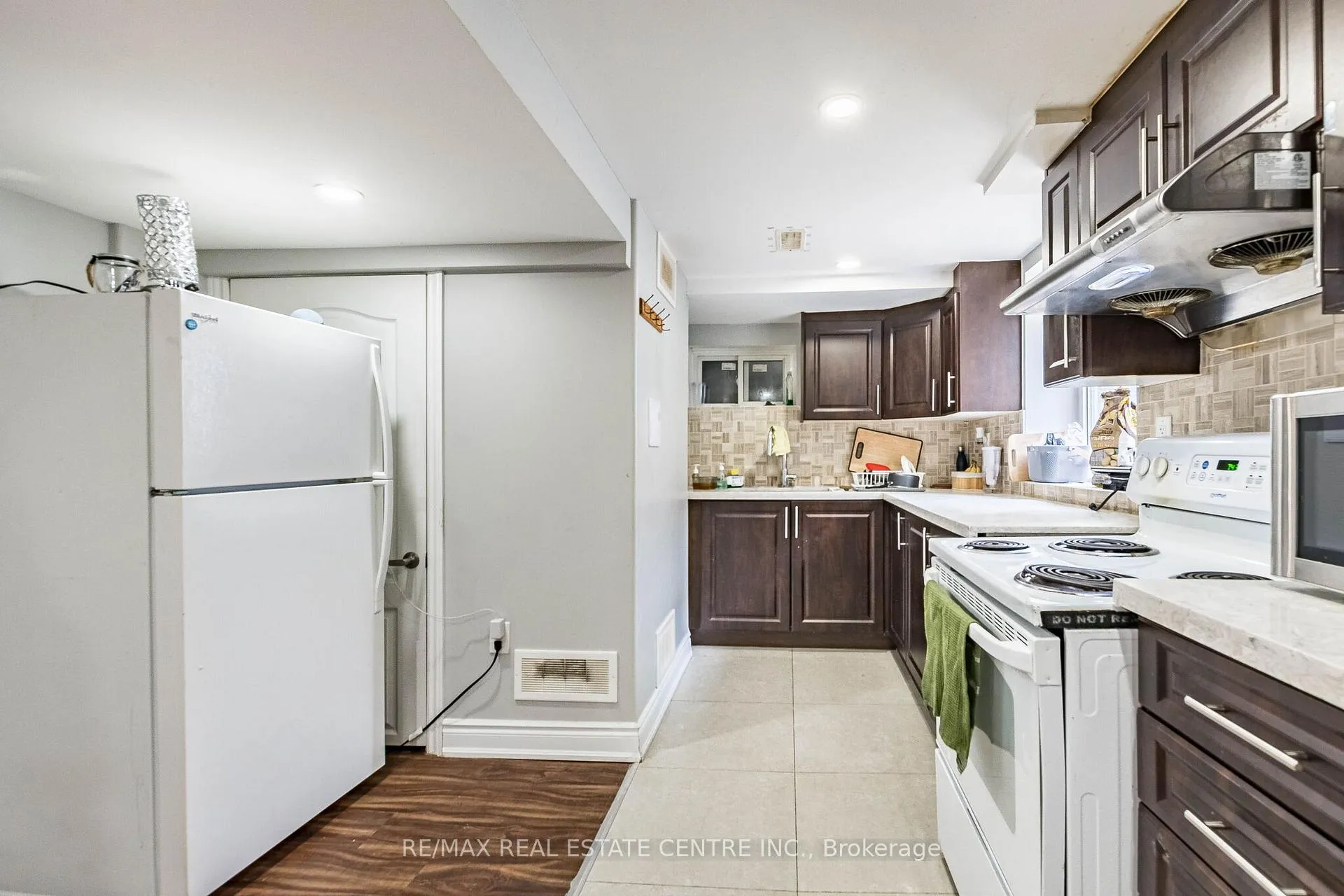 Photo 36 of 20 Earnscliffe Circle, Brampton, Southgate — HOMEH