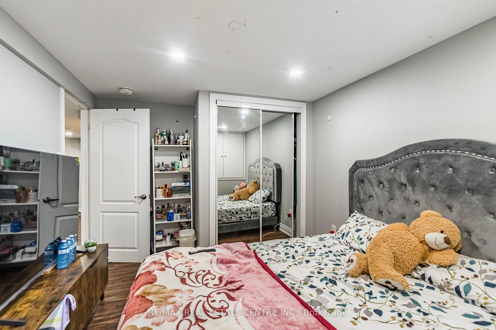 Photo 42 of 20 Earnscliffe Circle, Brampton, Southgate — HOMEH