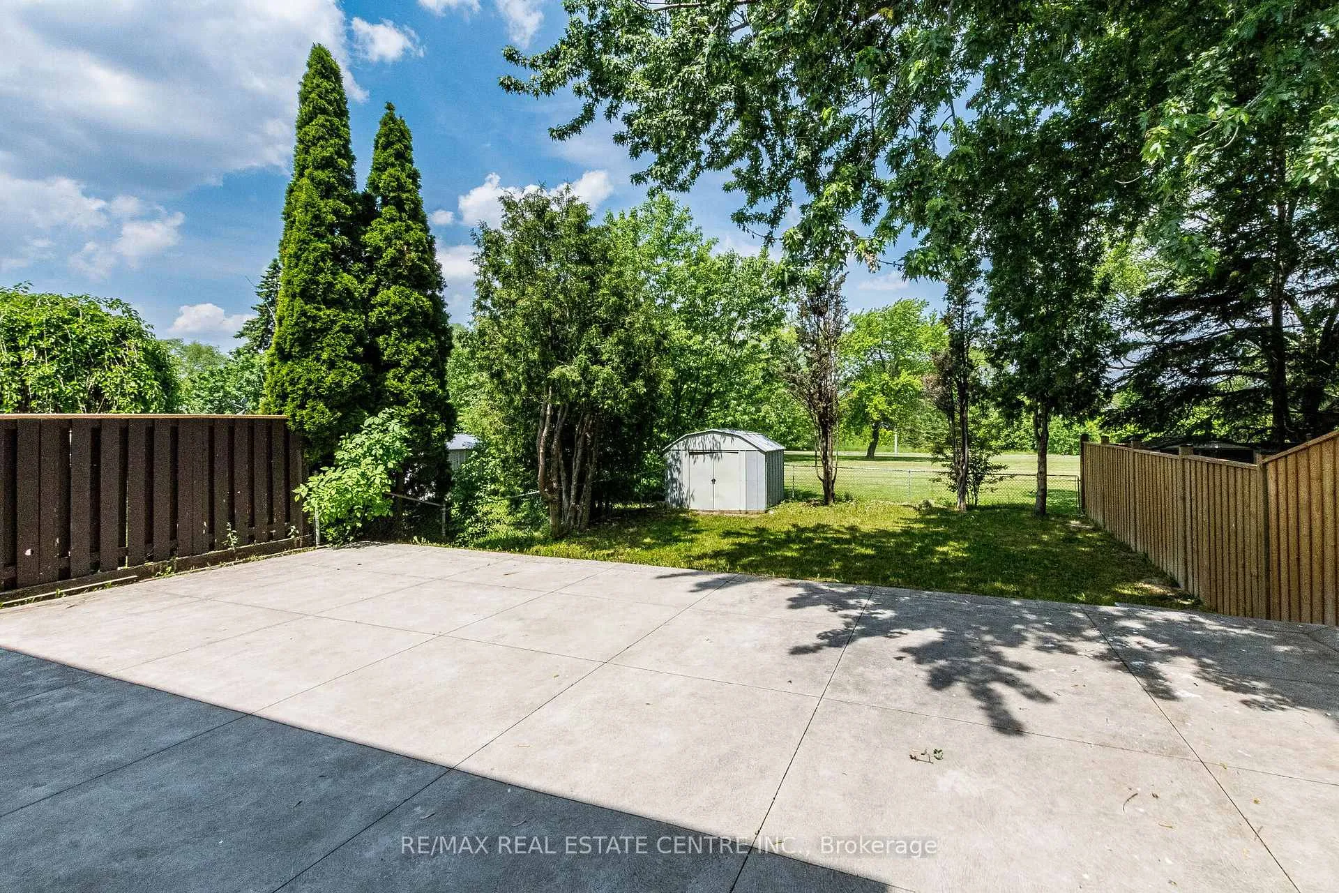Photo 45 of 20 Earnscliffe Circle, Brampton, Southgate — HOMEH