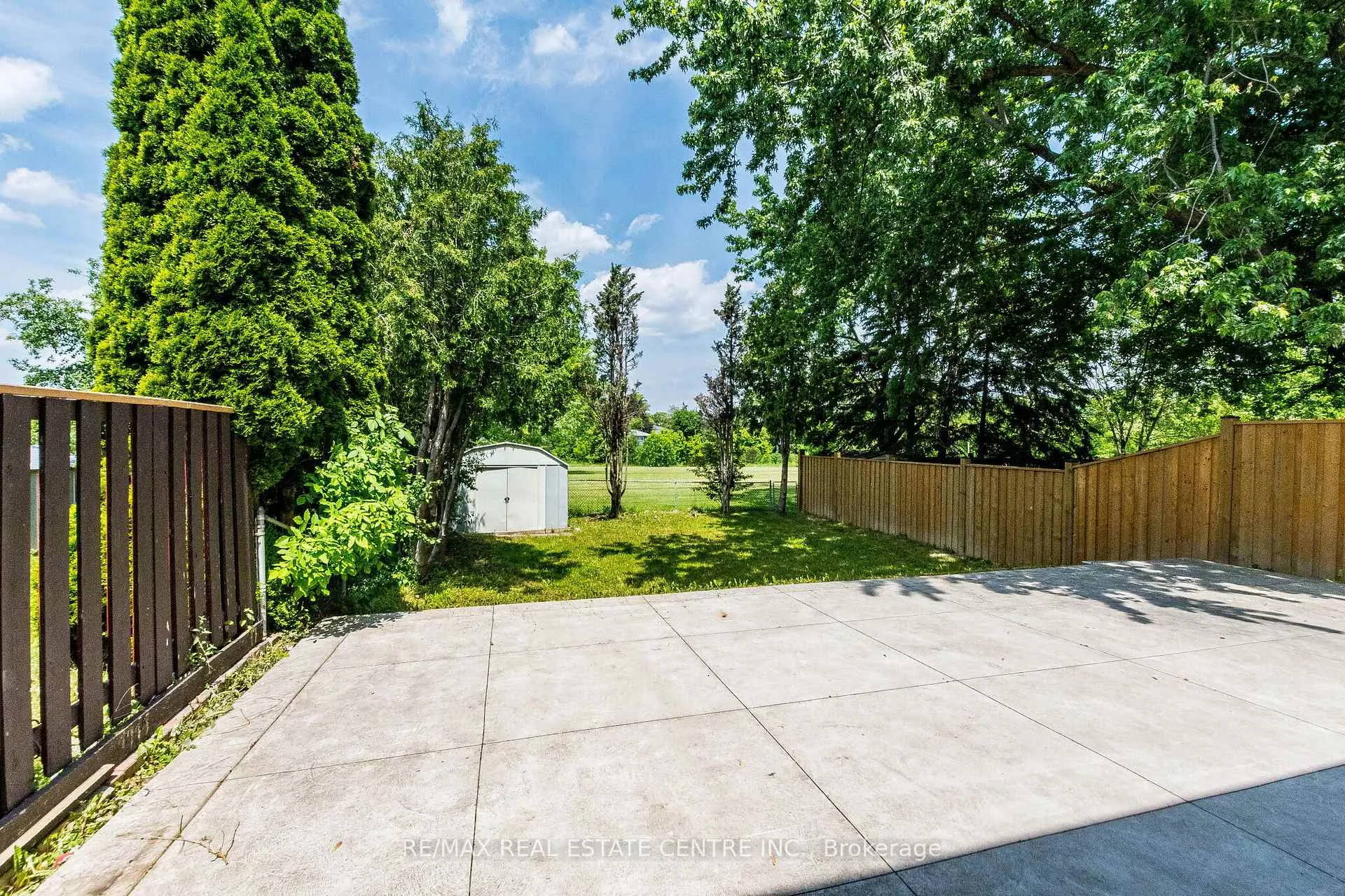 Photo 46 of 20 Earnscliffe Circle, Brampton, Southgate — HOMEH