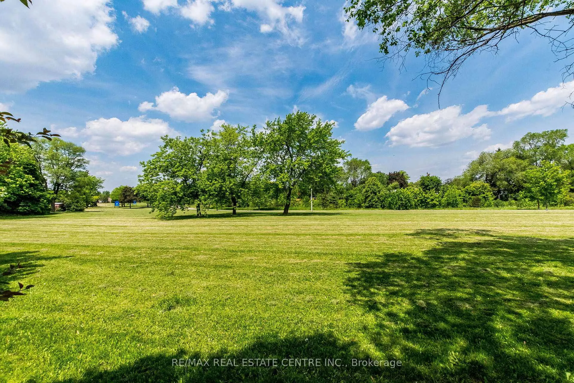 Photo 47 of 20 Earnscliffe Circle, Brampton, Southgate — HOMEH