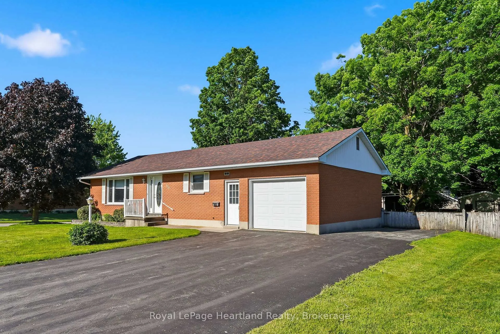 Photo 2 of 476 Carling Terrace, North Huron, Wingham — HOMEH
