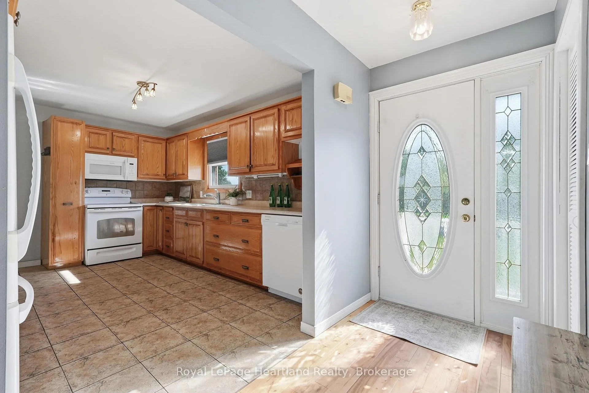 Photo 4 of 476 Carling Terrace, North Huron, Wingham — HOMEH