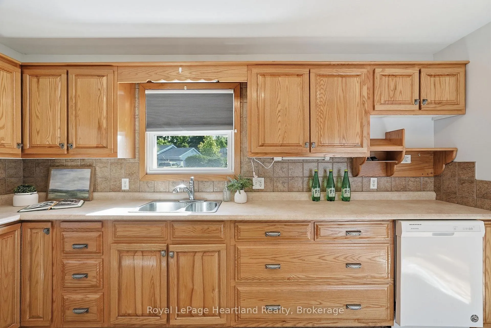 Photo 11 of 476 Carling Terrace, North Huron, Wingham — HOMEH
