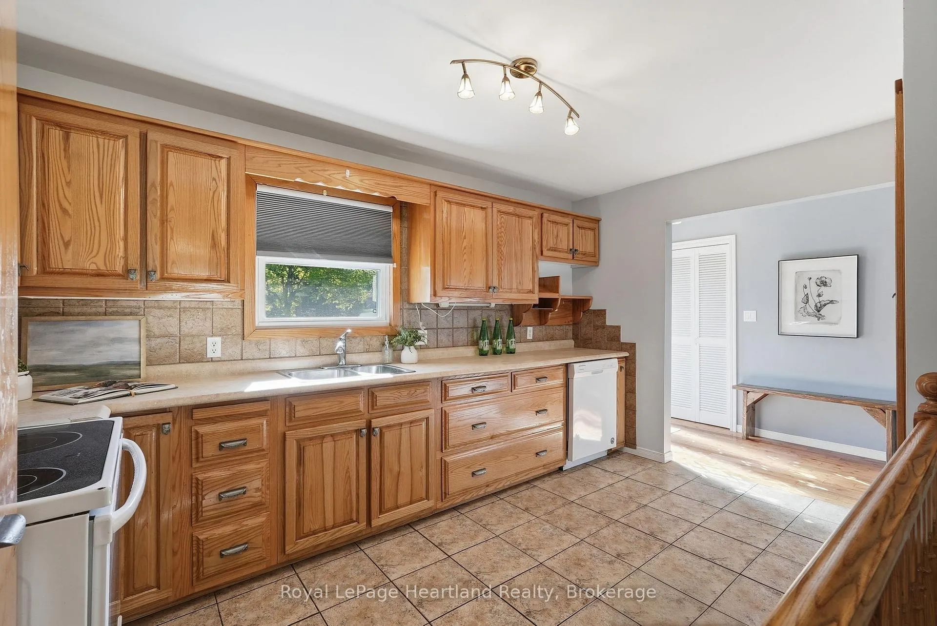Photo 12 of 476 Carling Terrace, North Huron, Wingham — HOMEH