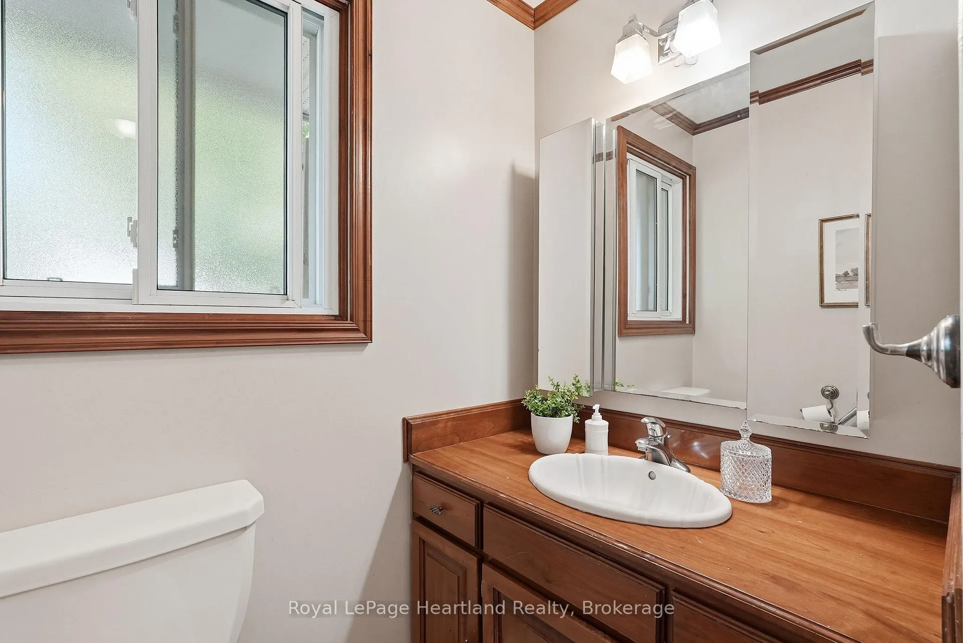 Photo 24 of 476 Carling Terrace, North Huron, Wingham — HOMEH