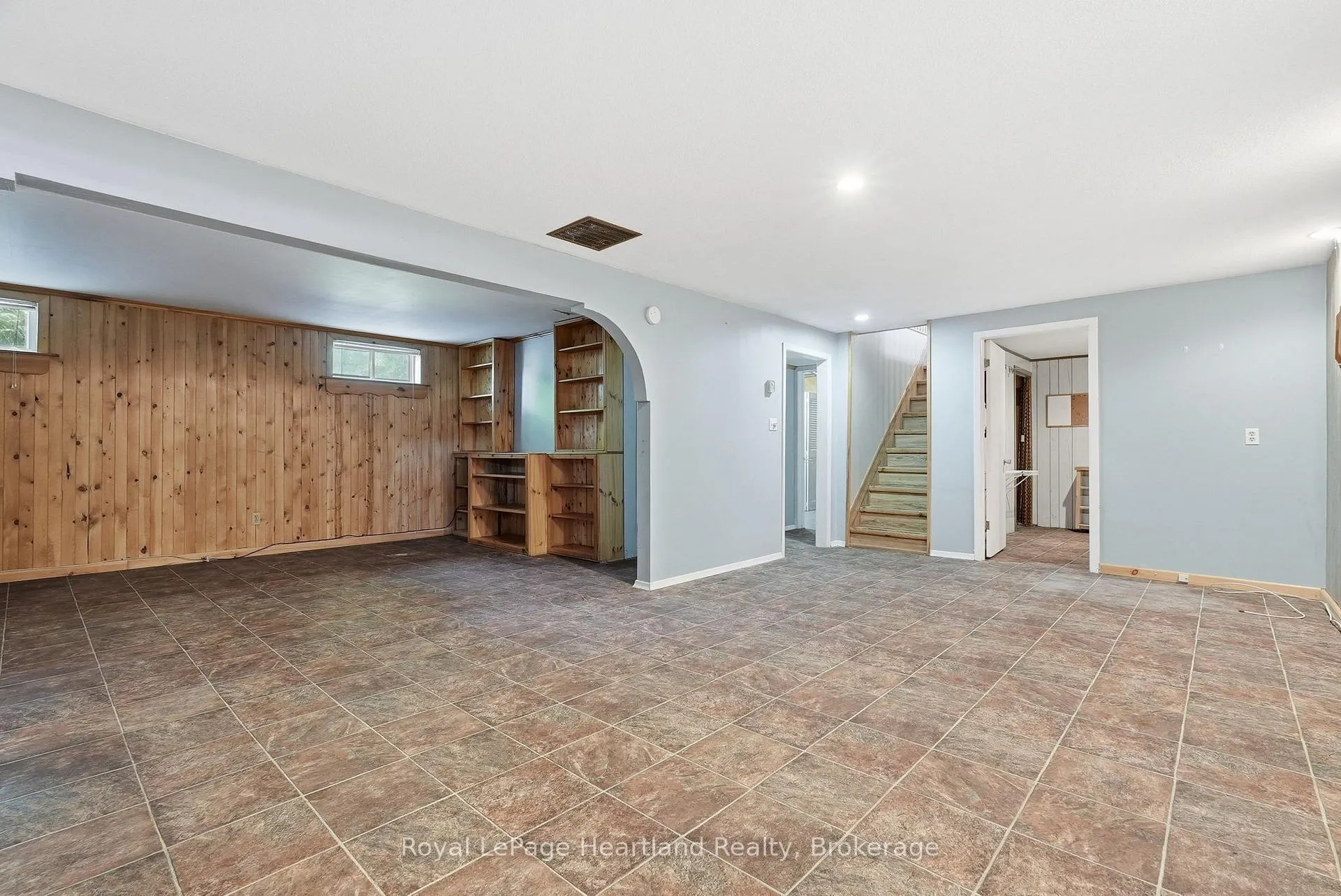 Photo 26 of 476 Carling Terrace, North Huron, Wingham — HOMEH