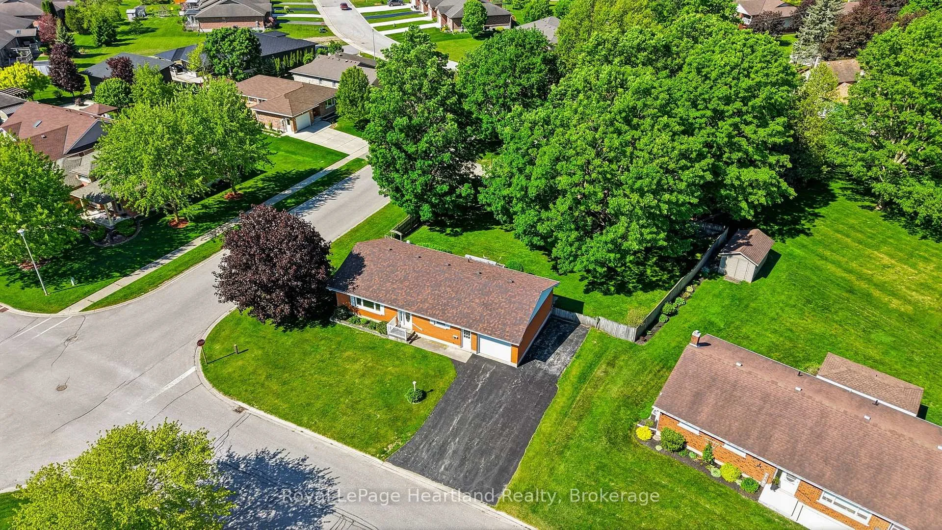 Photo 42 of 476 Carling Terrace, North Huron, Wingham — HOMEH