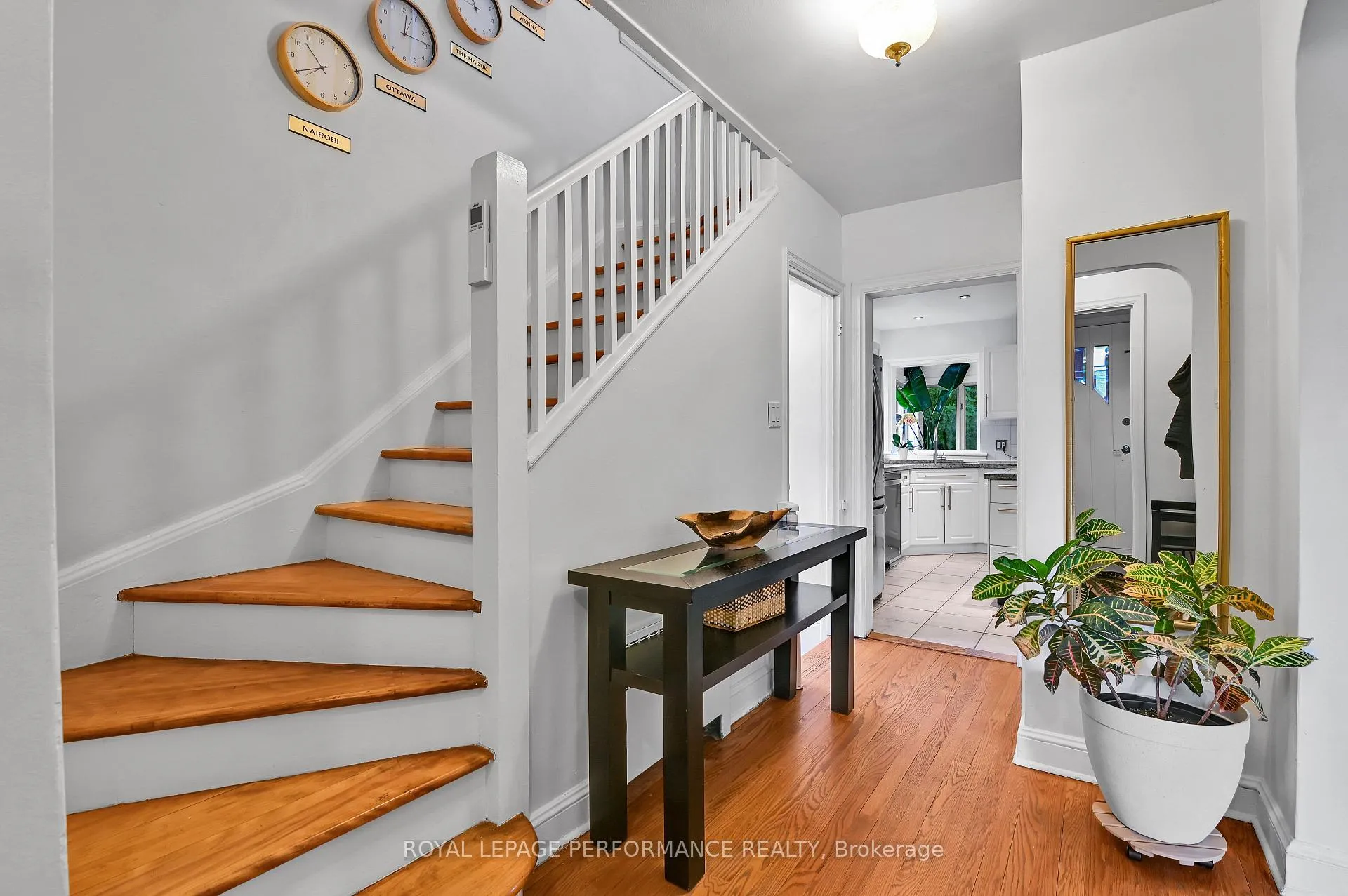 Photo 4 of Unit A, 77 Riverdale Avenue, Ottawa, Old Ottawa South/Rideau Gardens — HOMEH