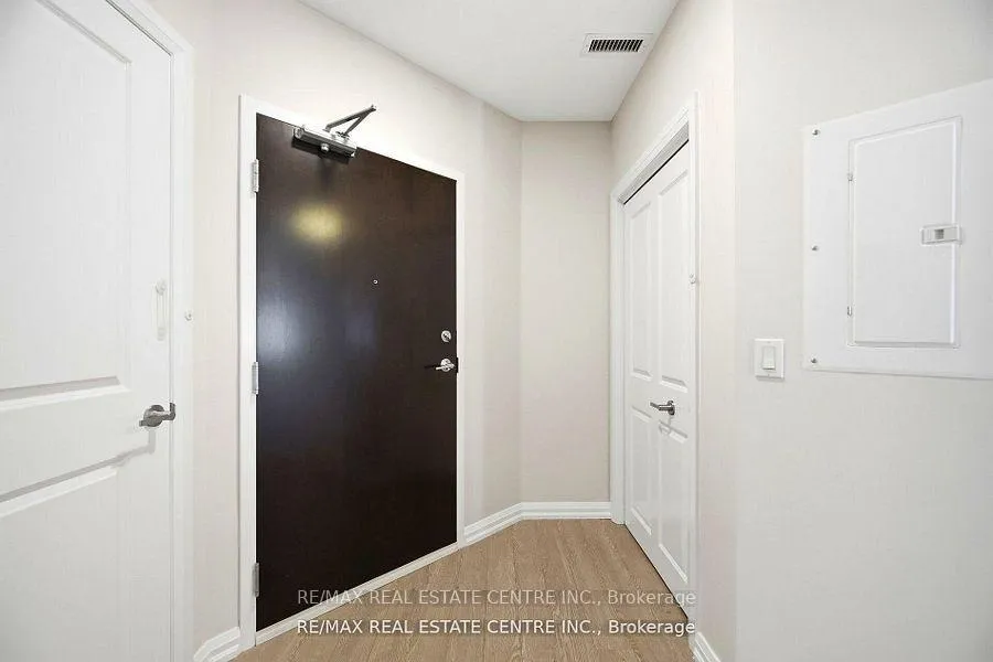 Photo 3 of Unit 114, 778 Laurelwood Drive, Waterloo, Columbia Forest/Clair Hills — HOMEH