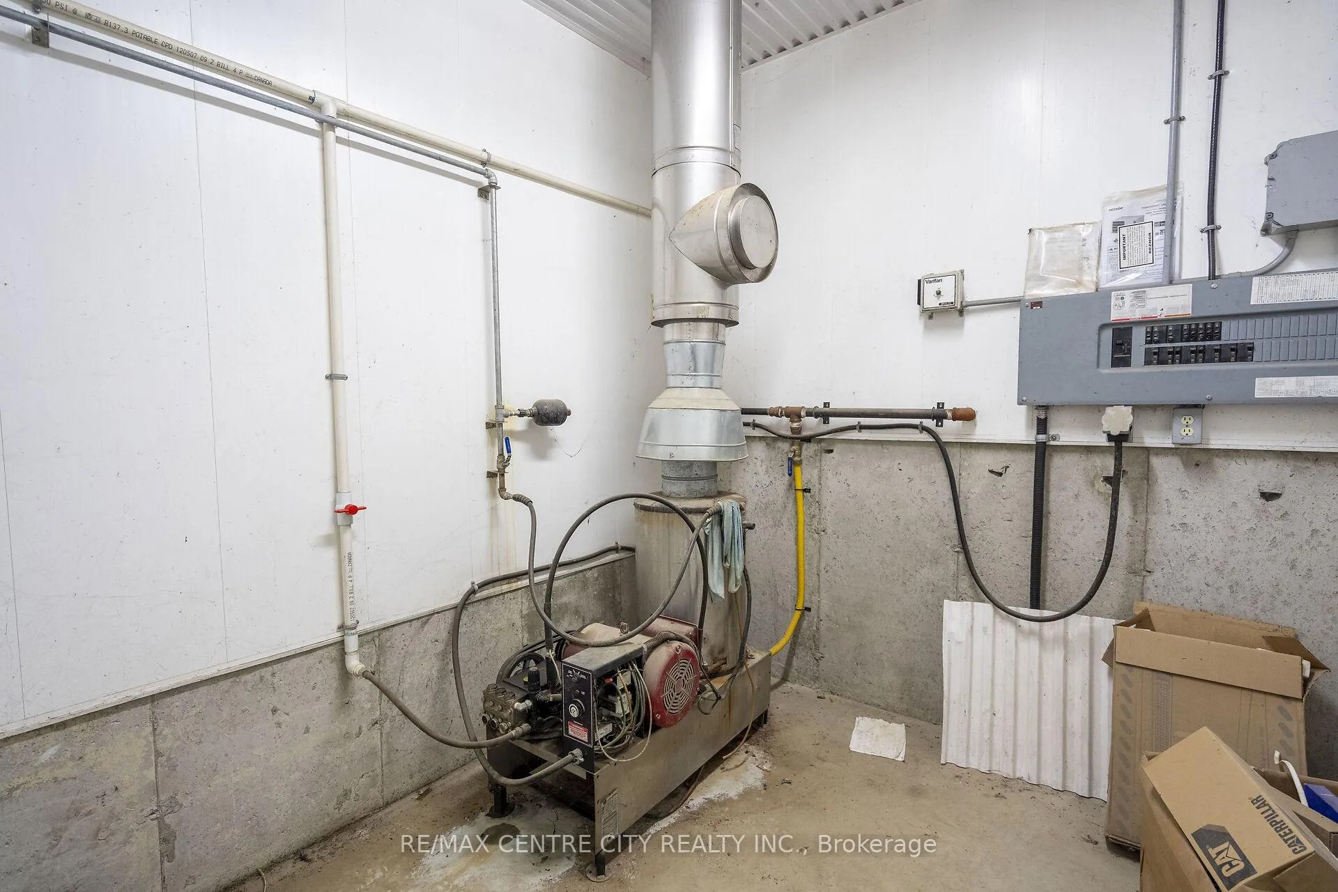 Photo 19 of 13875 Gosnell Line, Chatham-Kent, Highgate — HOMEH