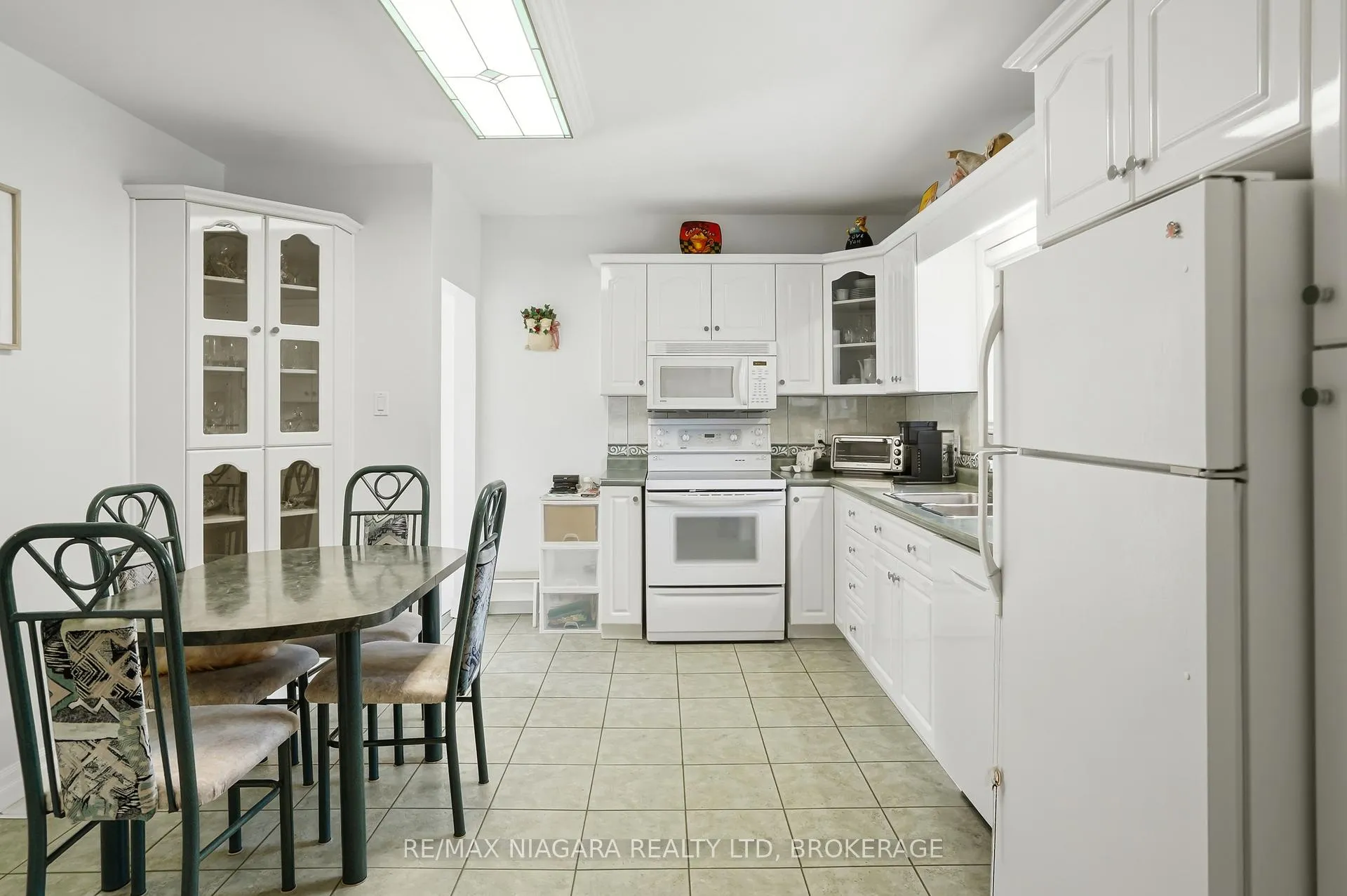 Photo 12 of 270 Mcalpine Avenue S, Welland, Lincoln/Crowland — HOMEH