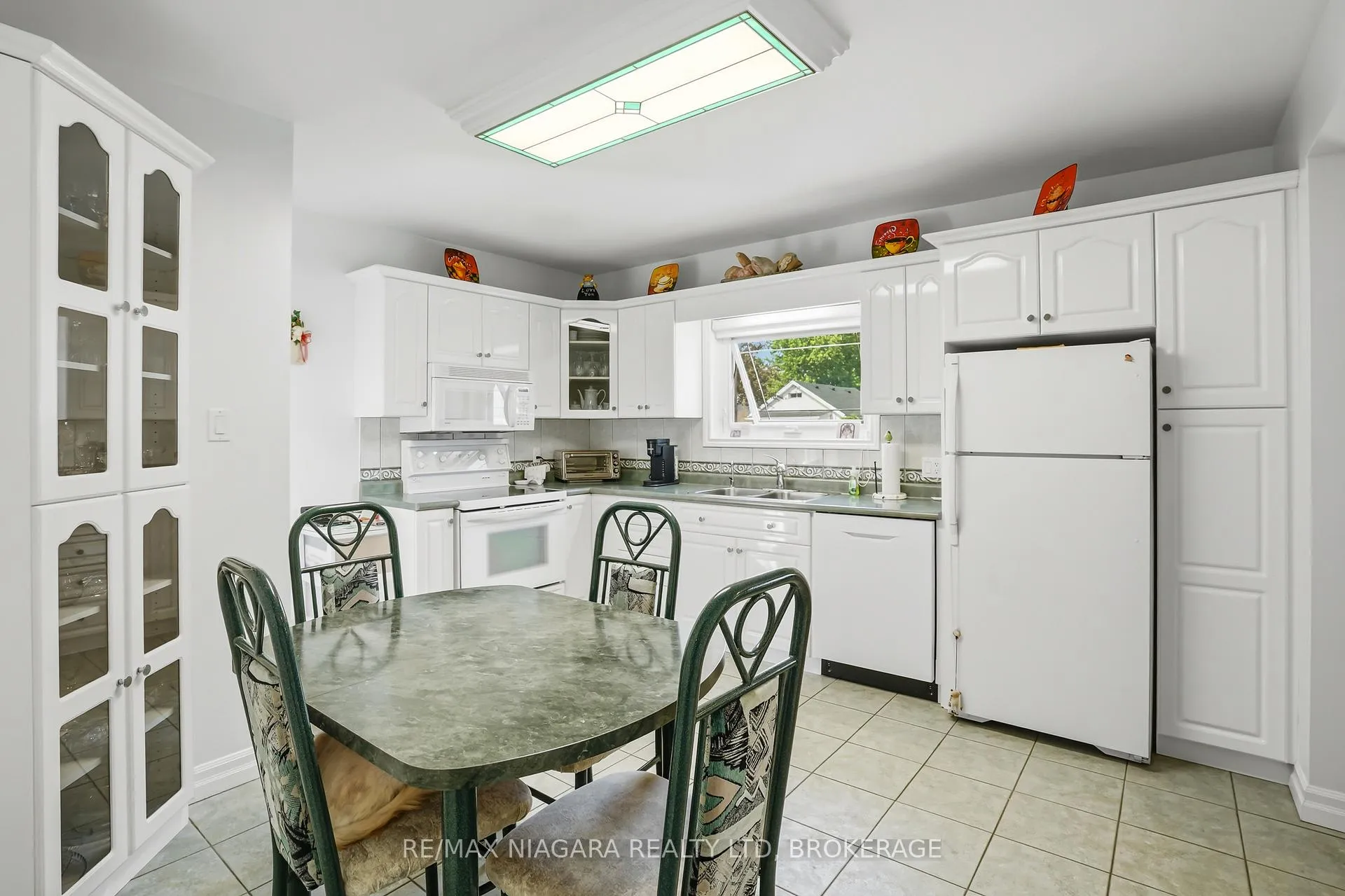 Photo 13 of 270 Mcalpine Avenue S, Welland, Lincoln/Crowland — HOMEH