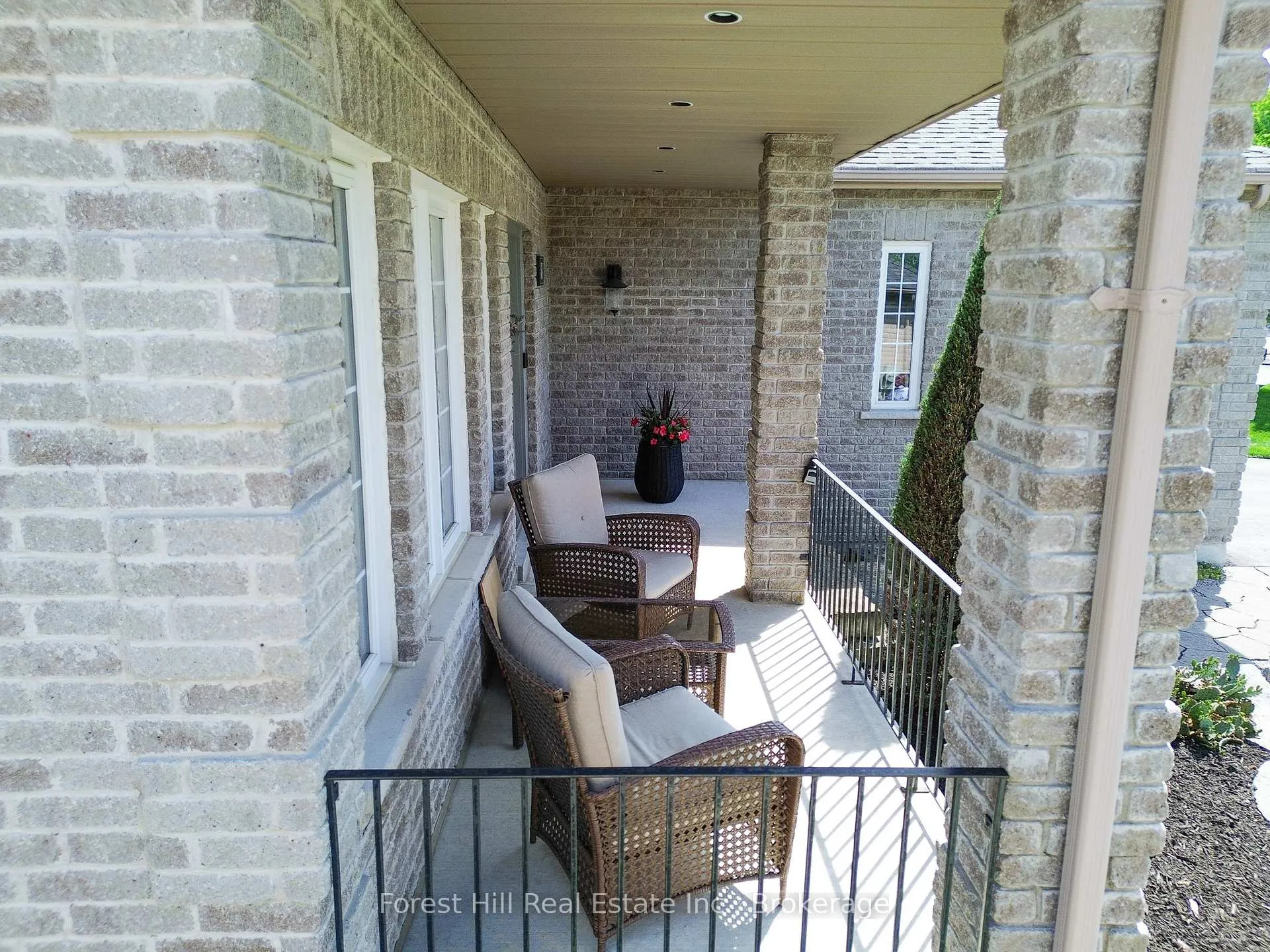 Photo 7 of 68 Silver Trail S, Barrie, Ardagh — HOMEH