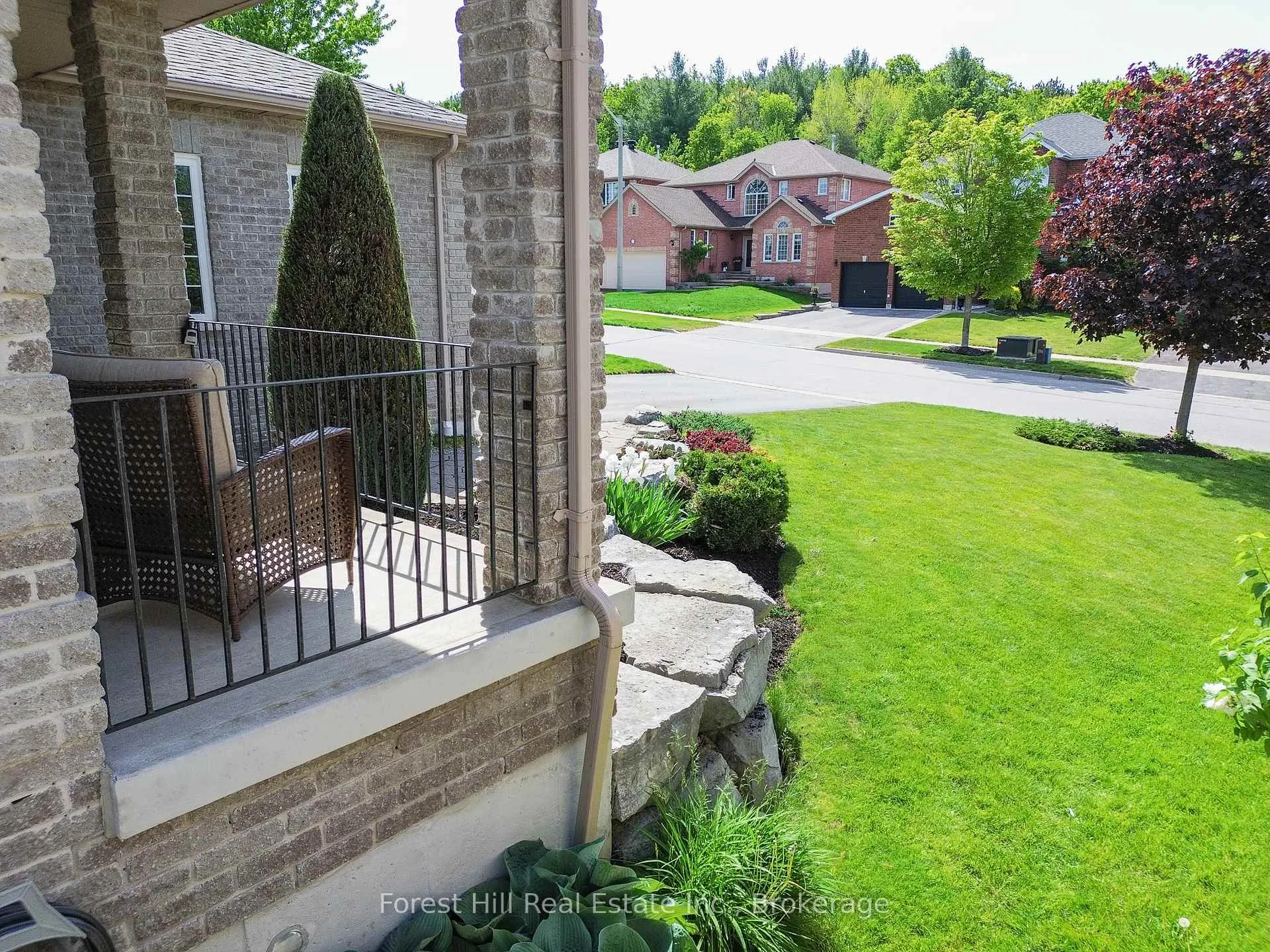 Photo 8 of 68 Silver Trail S, Barrie, Ardagh — HOMEH