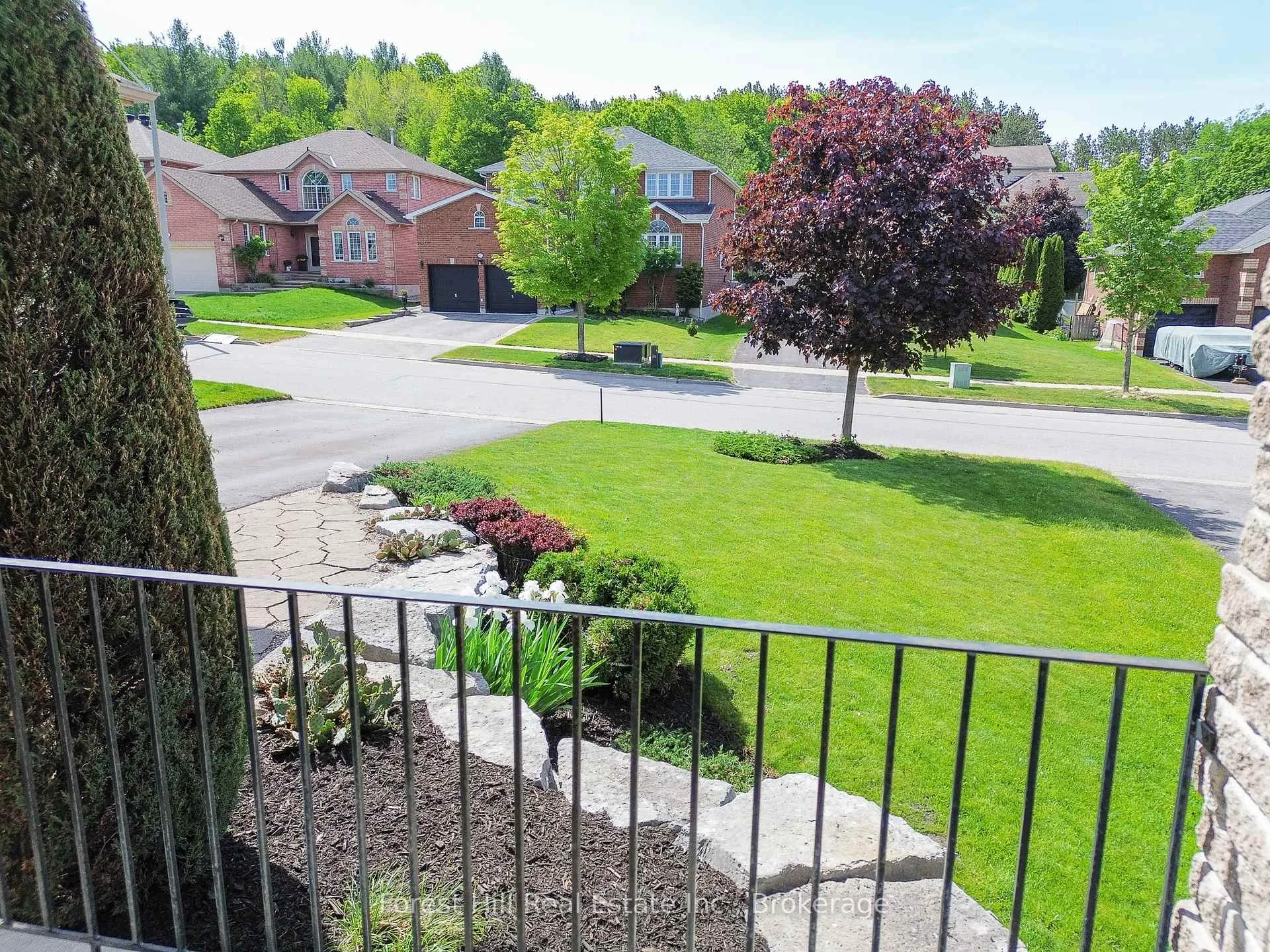 Photo 9 of 68 Silver Trail S, Barrie, Ardagh — HOMEH
