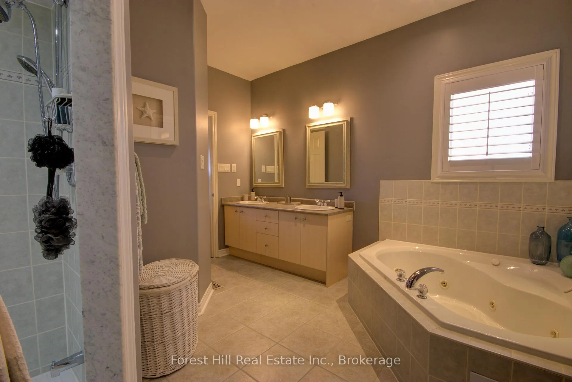 Photo 32 of 68 Silver Trail S, Barrie, Ardagh — HOMEH