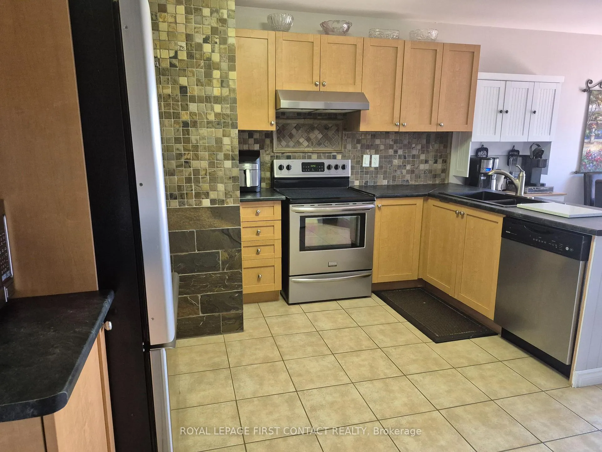 Photo 7 of 1768 Lamstone Street, Innisfil, Alcona — HOMEH