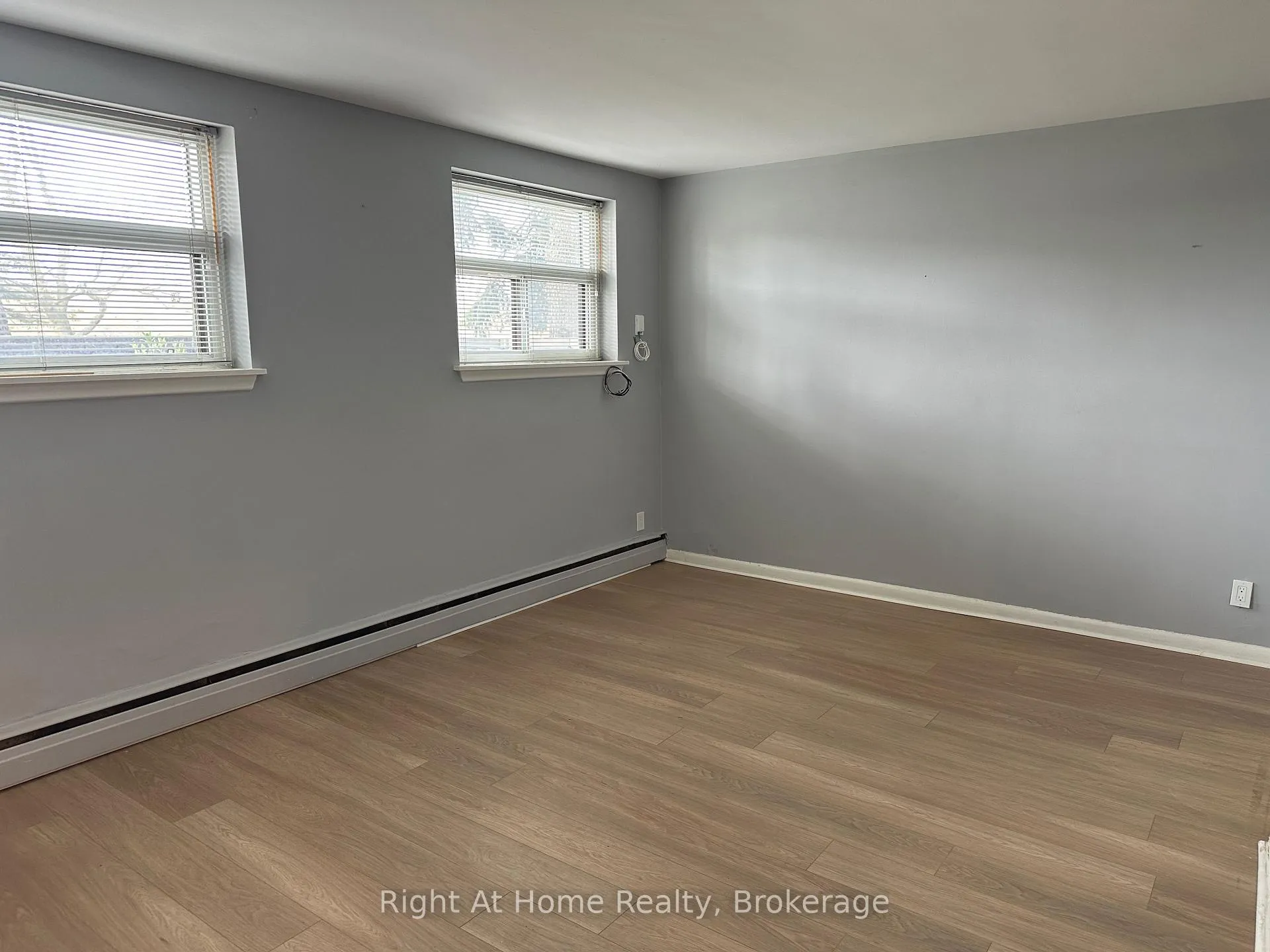 Photo 2 of Unit 1, 1033 Ravine Road, Oshawa, Lakeview — HOMEH
