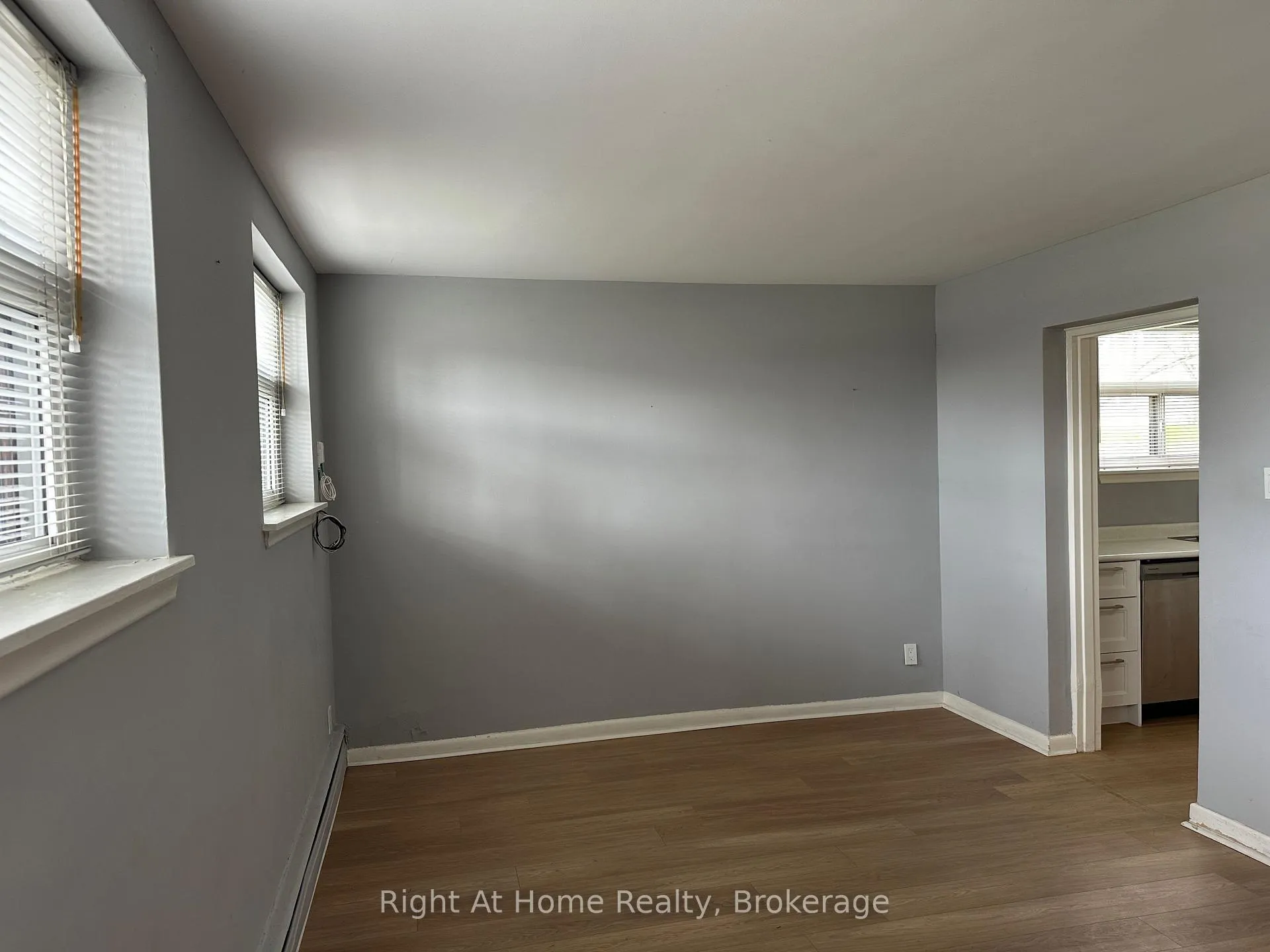Photo 3 of Unit 1, 1033 Ravine Road, Oshawa, Lakeview — HOMEH