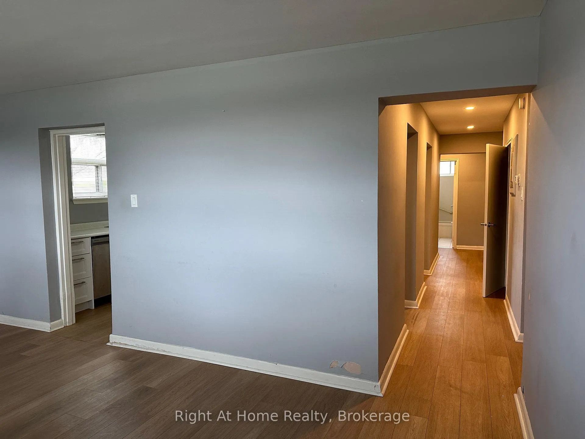 Photo 4 of Unit 1, 1033 Ravine Road, Oshawa, Lakeview — HOMEH