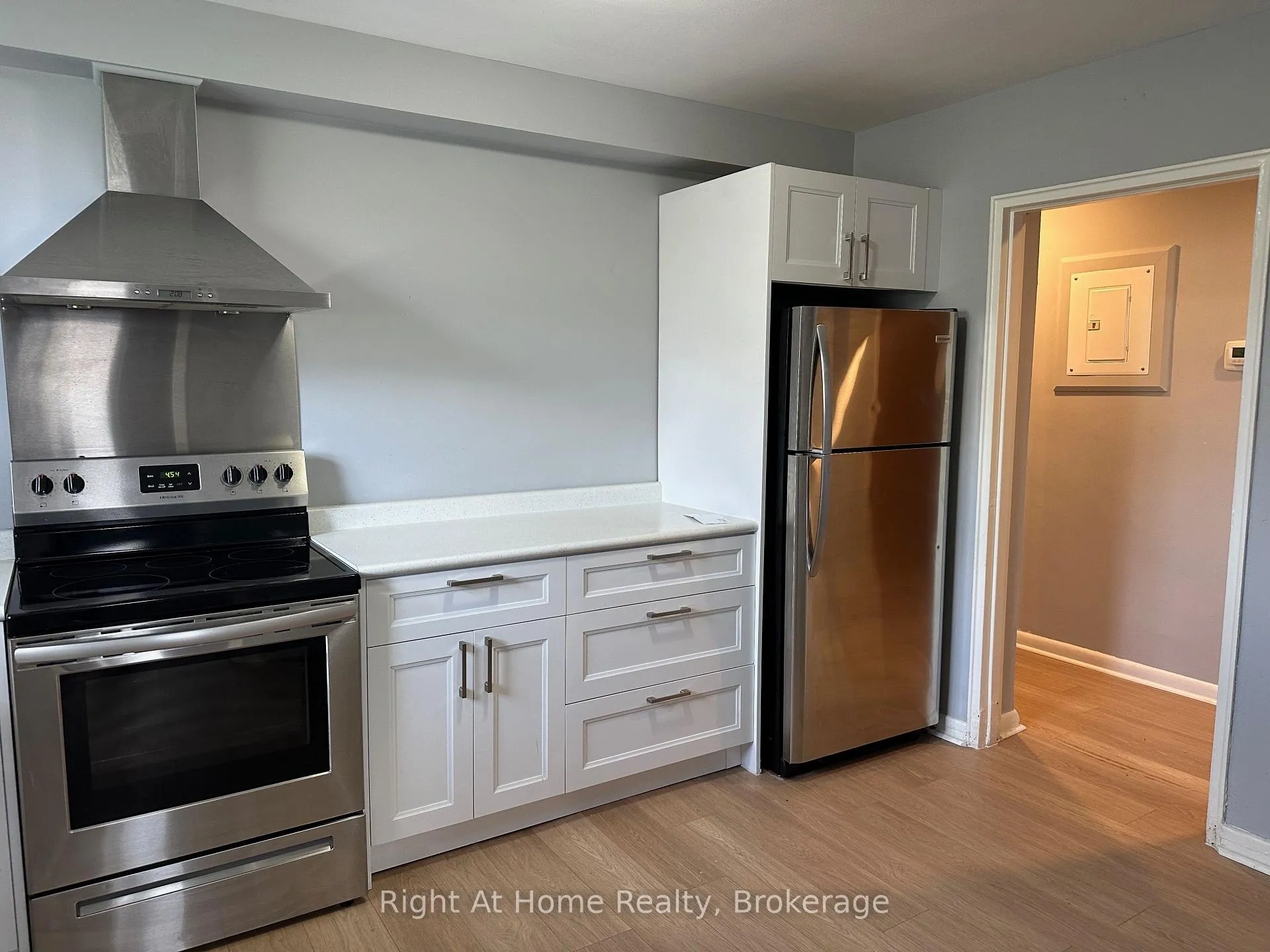 Photo 6 of Unit 1, 1033 Ravine Road, Oshawa, Lakeview — HOMEH