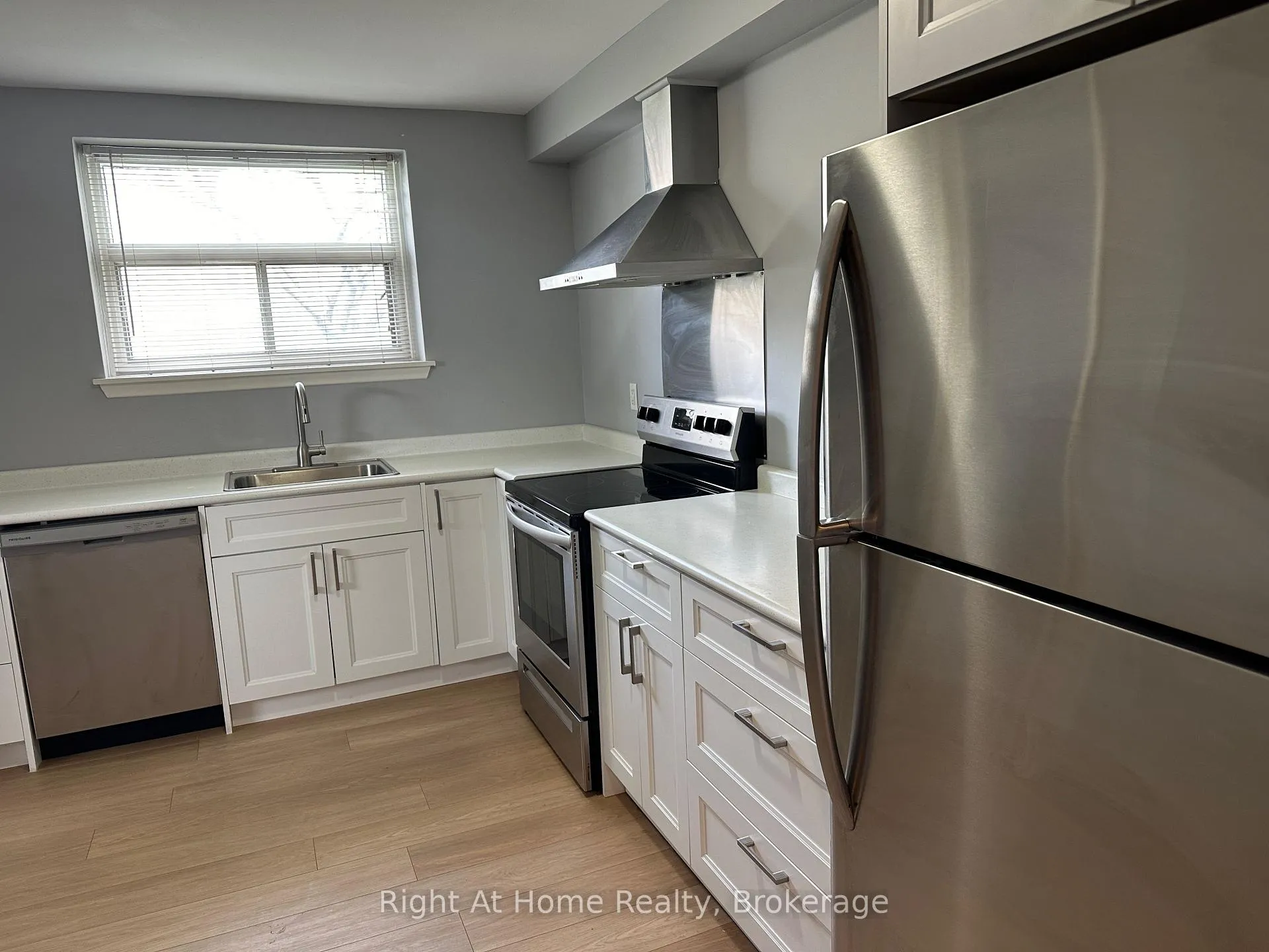 Photo 7 of Unit 1, 1033 Ravine Road, Oshawa, Lakeview — HOMEH