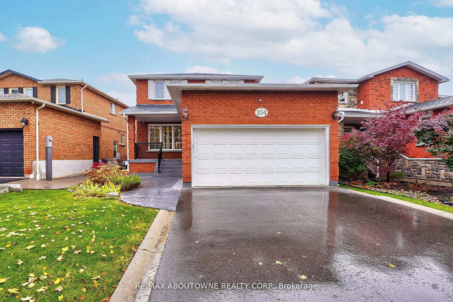 Photo 1 of 104 Cabinet Crescent, Vaughan, West Woodbridge — HOMEH